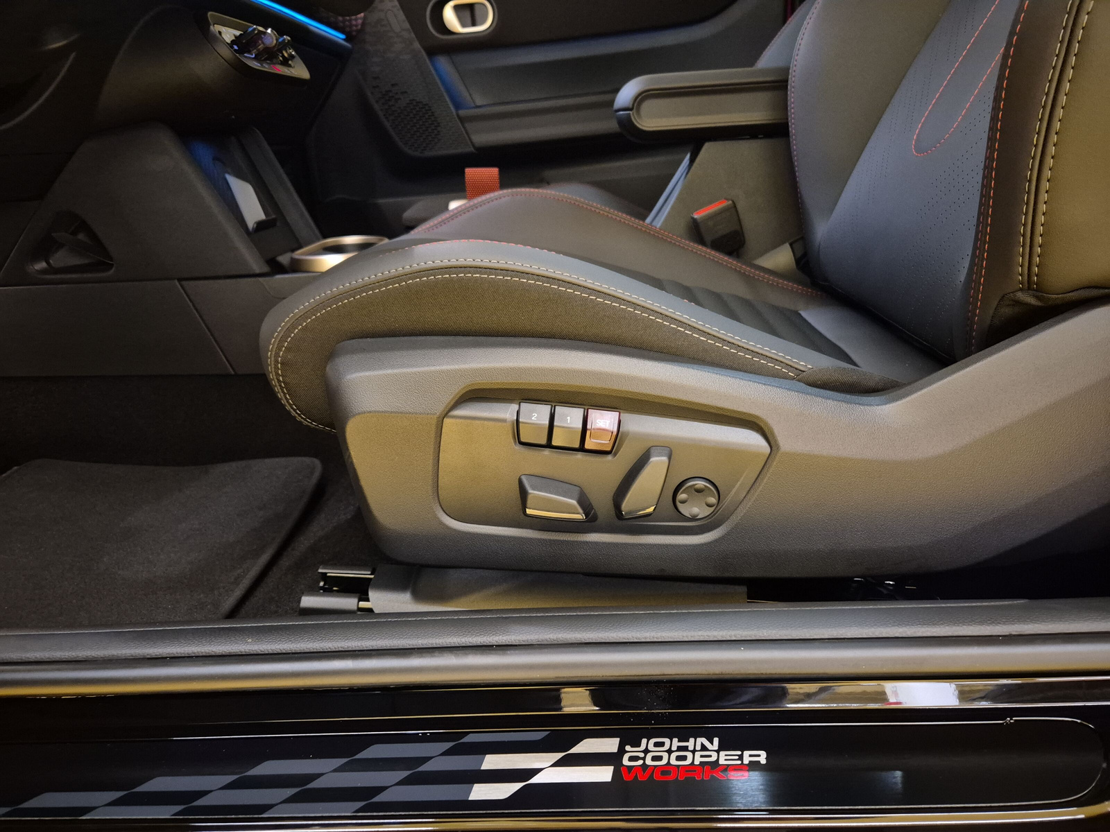 MINI Cooper John Cooper Works DKG - 18