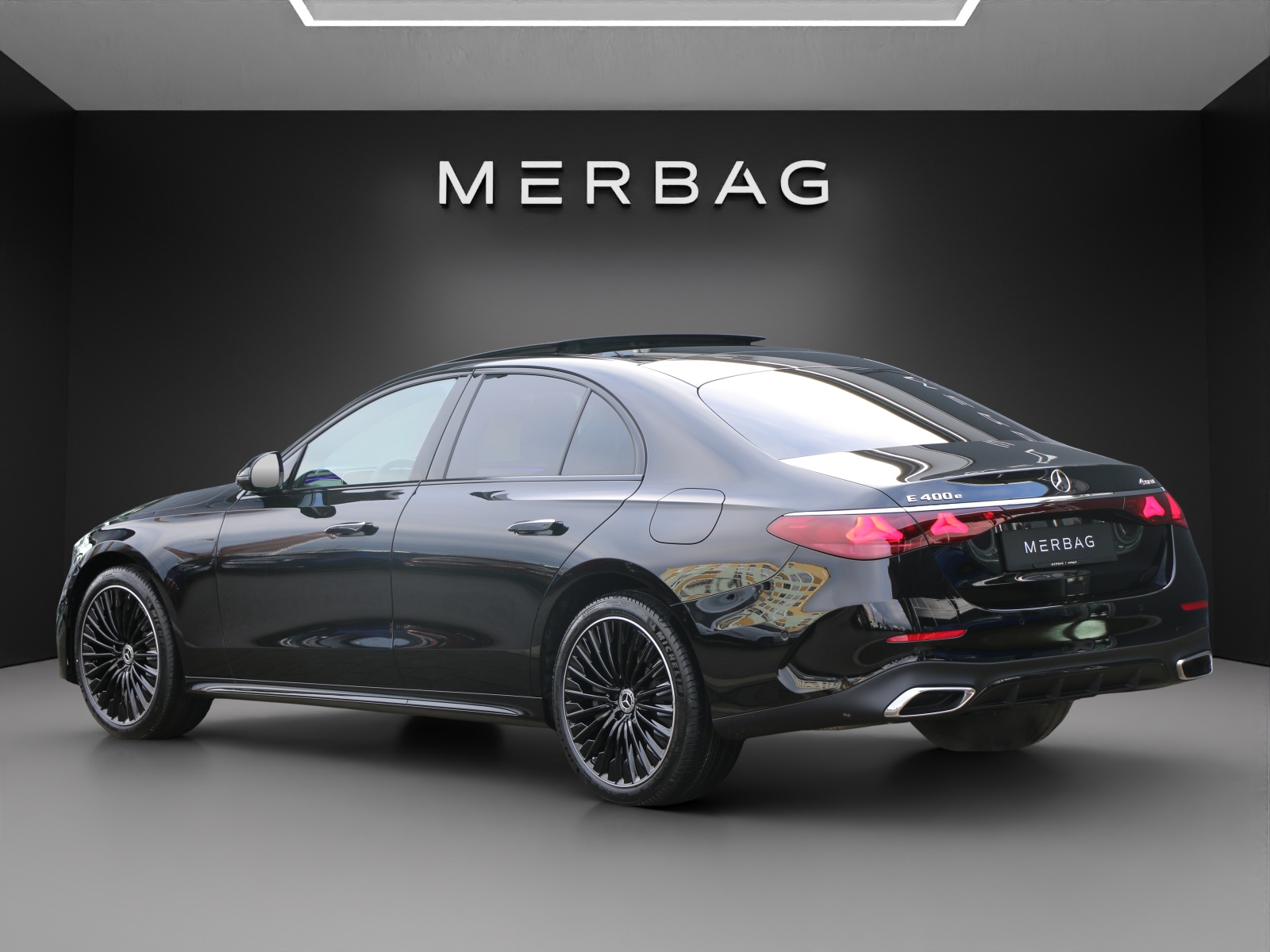 MERCEDES-BENZ E 400 e 4Matic 9G-Tronic - 3