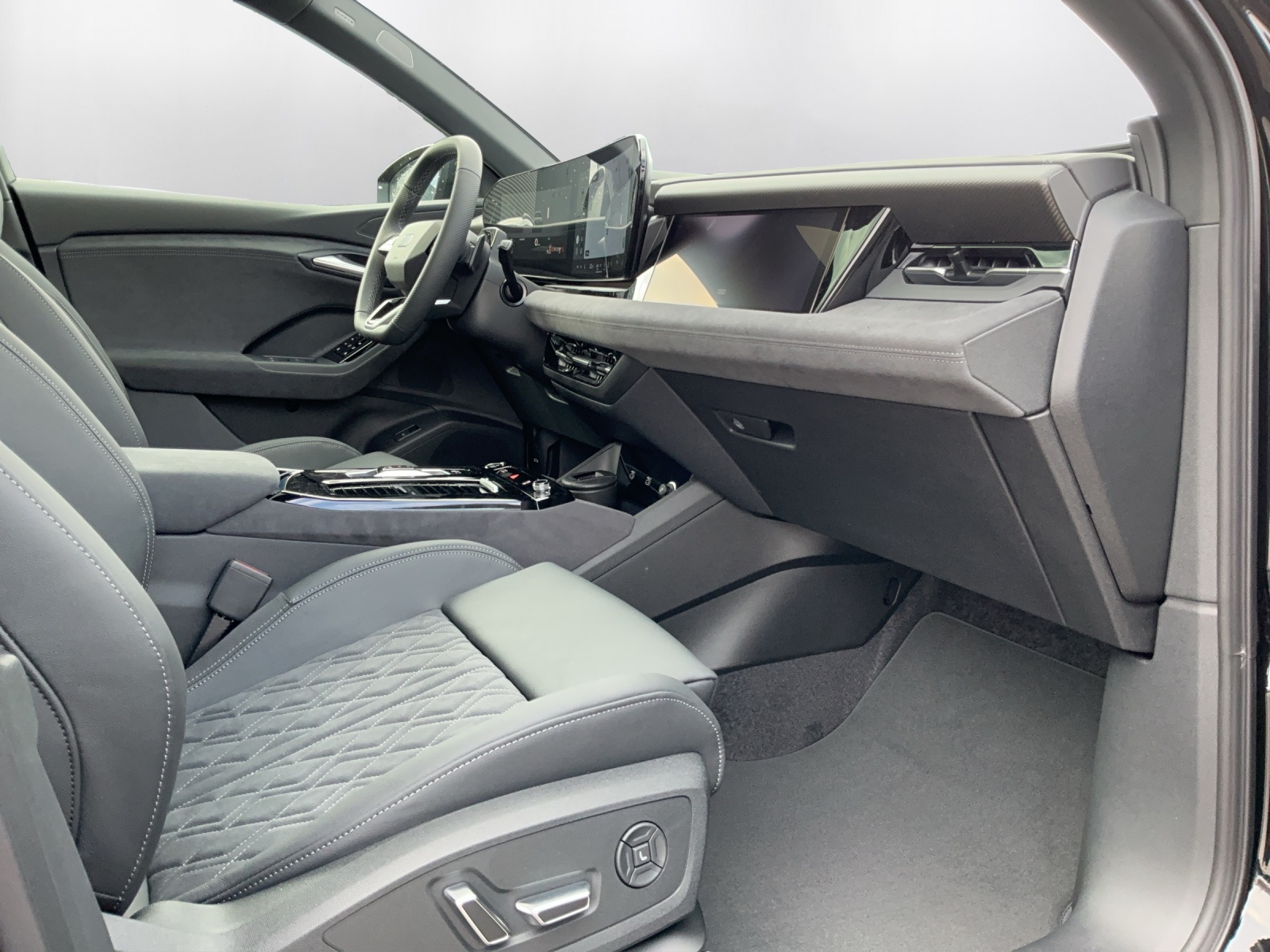 AUDI Q6 e-tron quattro - 14