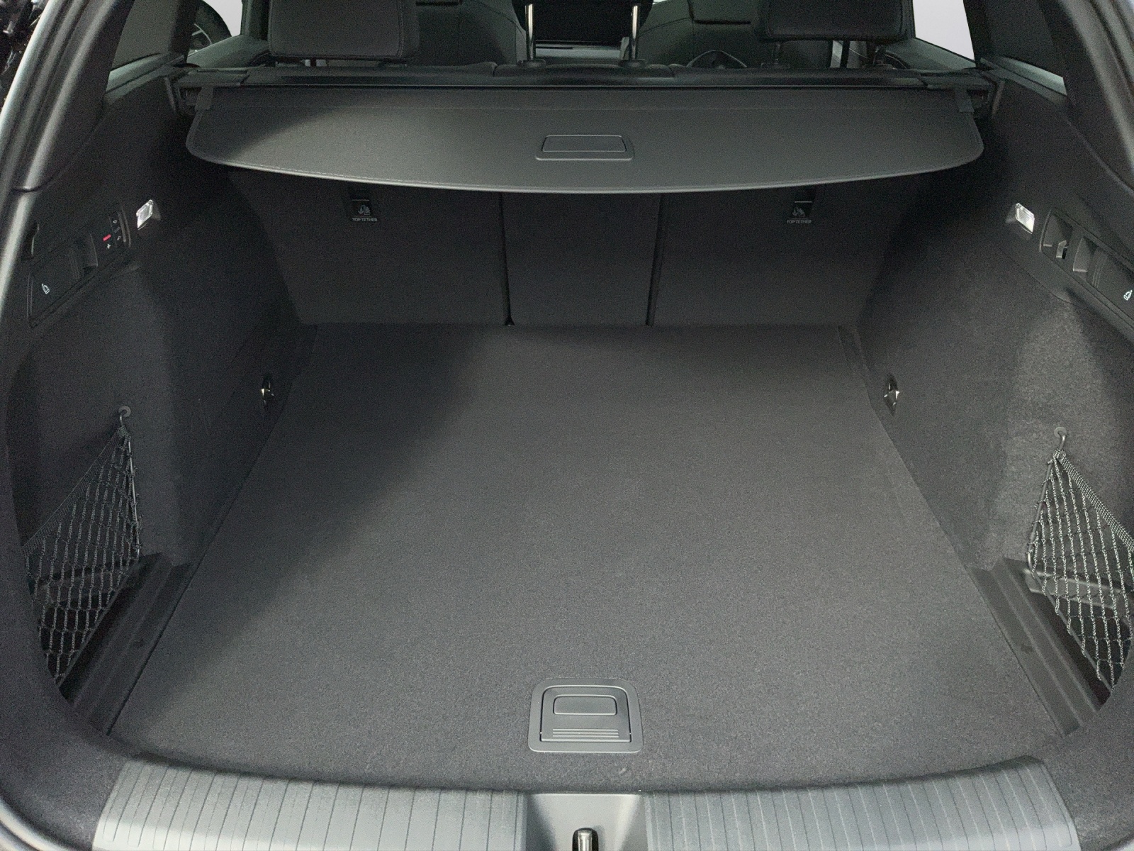 AUDI Q6 e-tron quattro - 12