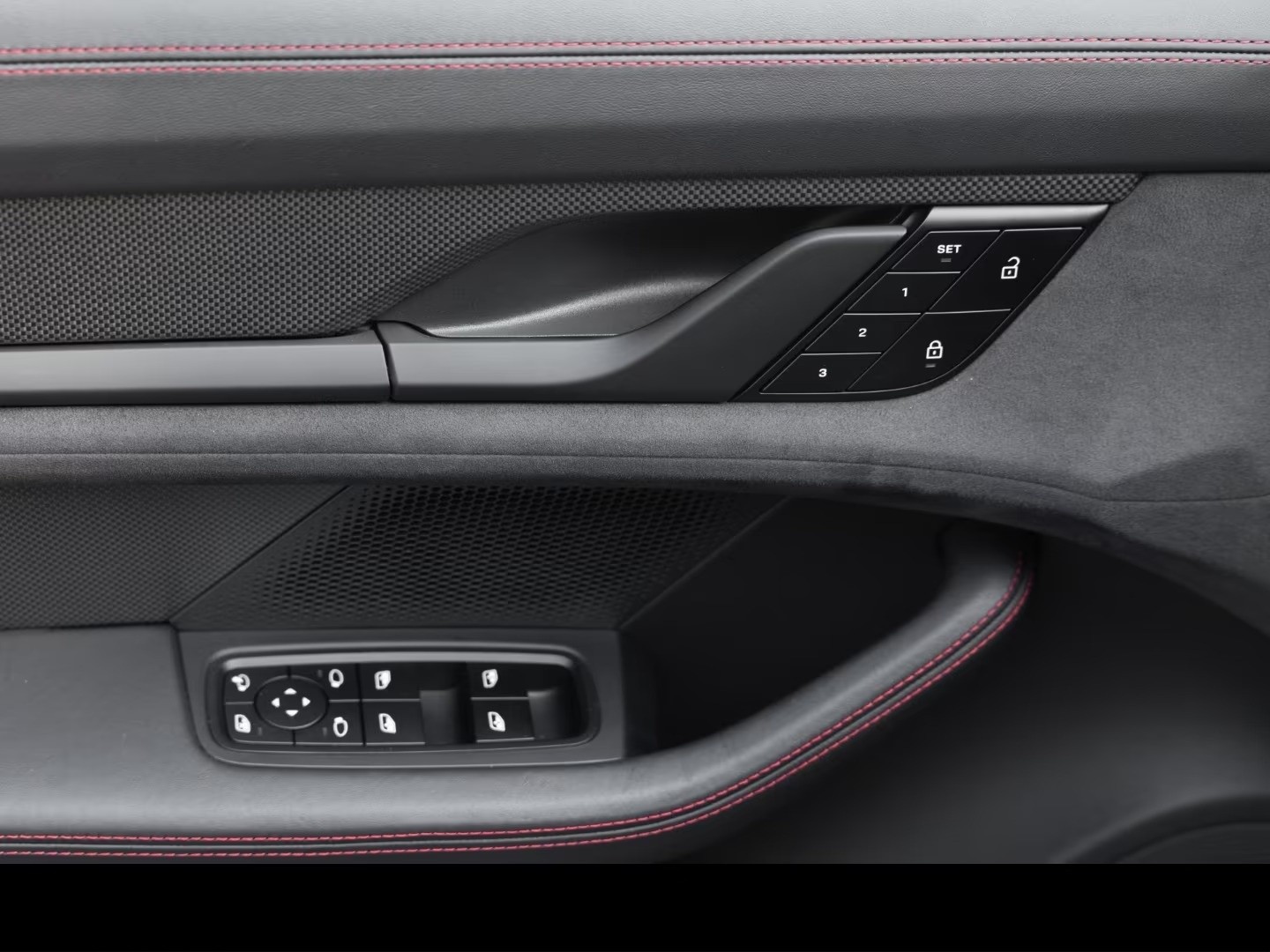 PORSCHE Taycan Sport Turismo GTS - 24