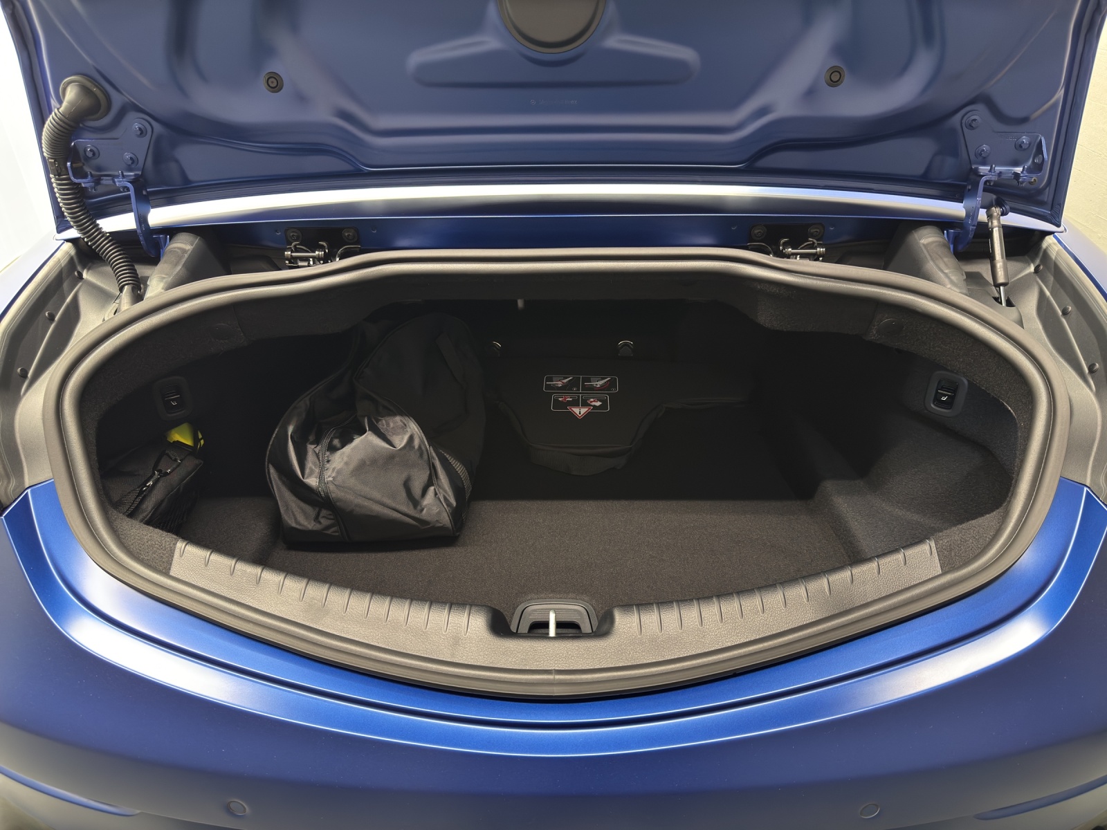 MERCEDES-BENZ AMG CLE 53 4Matic+ Cabriolet - 11
