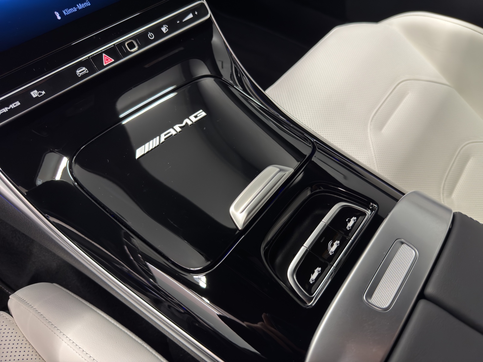 MERCEDES-BENZ AMG CLE 53 4Matic+ Cabriolet - 15