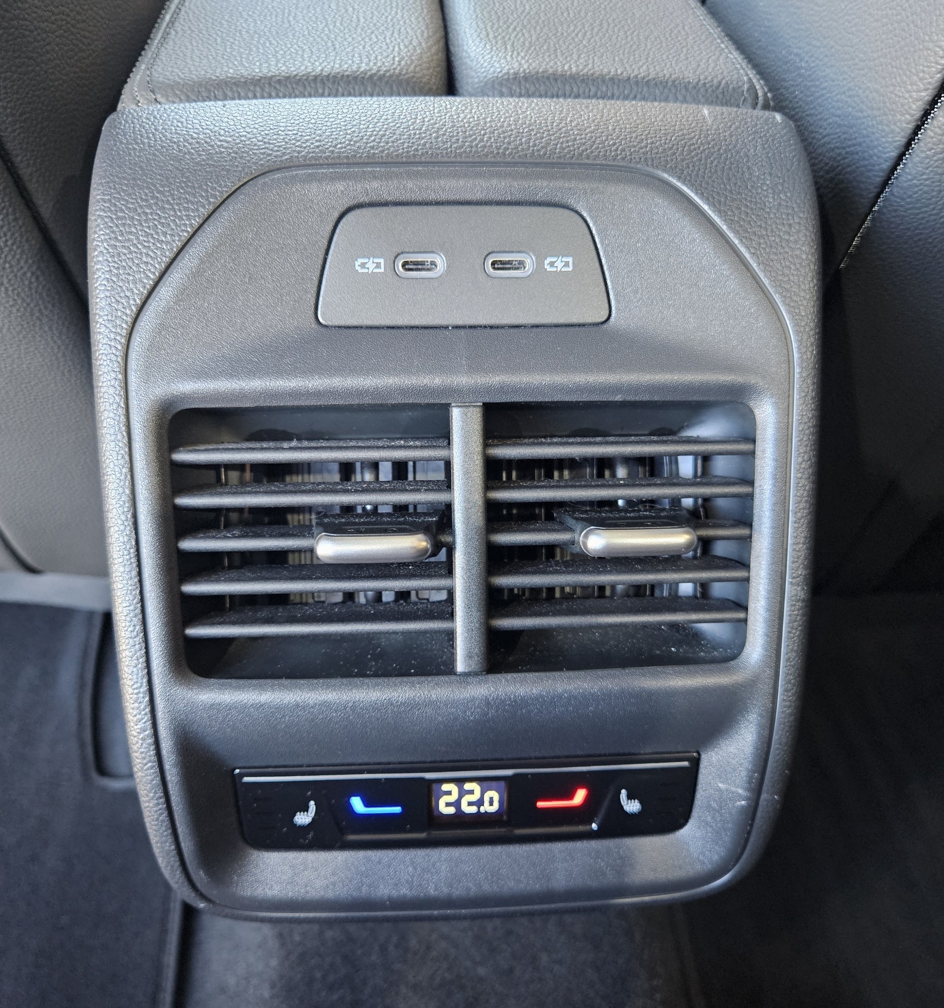 SKODA Superb Combi 2.0 TDi L&K 4x4 DSG mit Anhängerkupplung - 26
