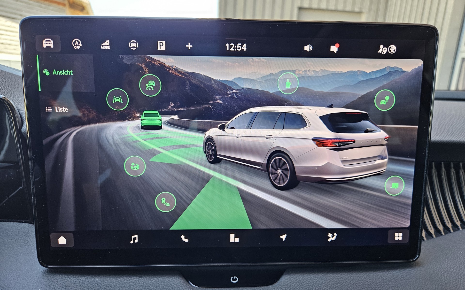 SKODA Superb Combi 2.0 TDi L&K 4x4 DSG mit Anhängerkupplung - 21