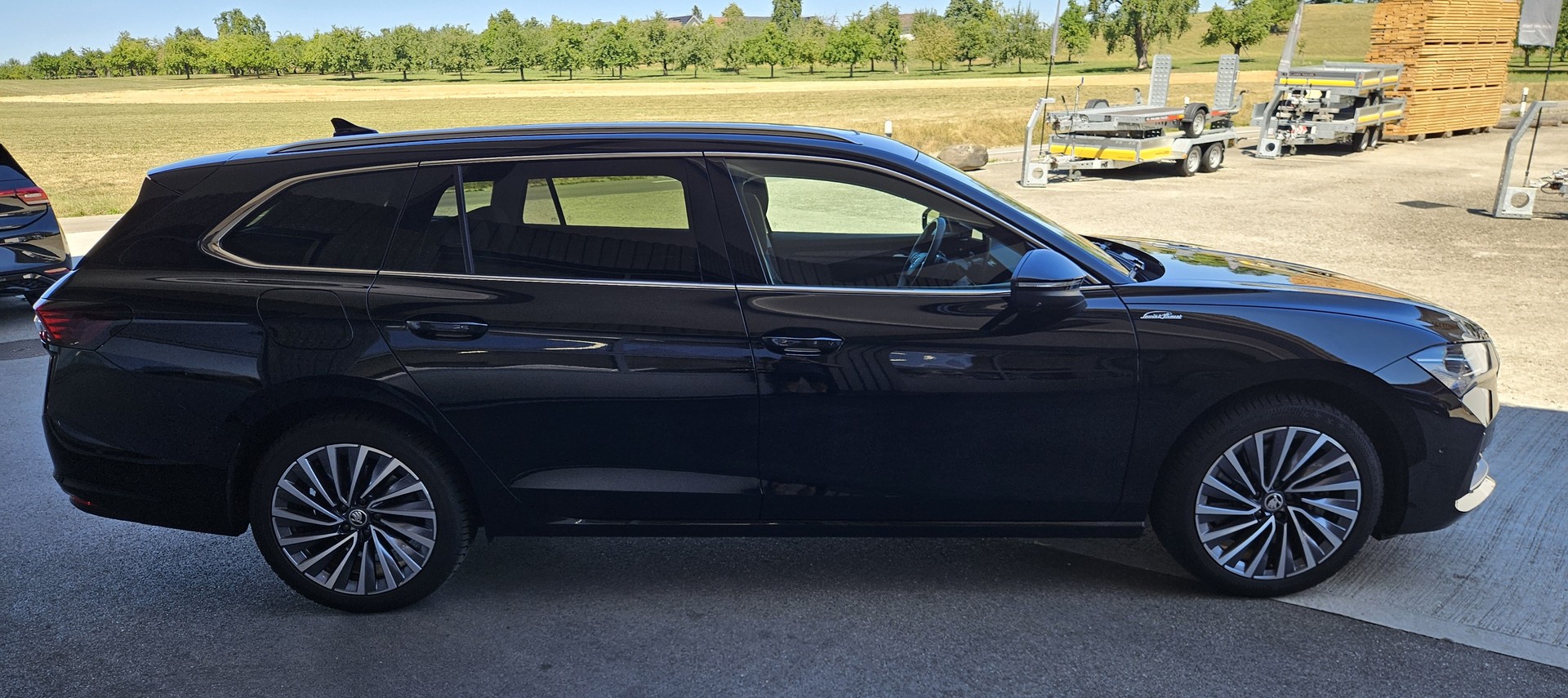 SKODA Superb Combi 2.0 TDi L&K 4x4 DSG mit Anhängerkupplung - 9