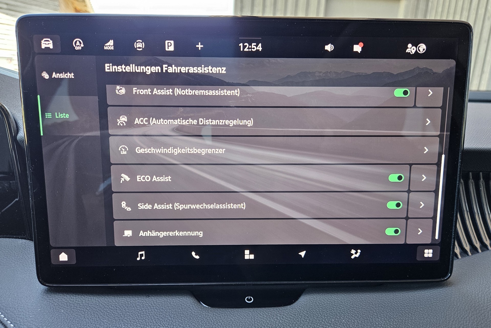 SKODA Superb Combi 2.0 TDi L&K 4x4 DSG mit Anhängerkupplung - 23
