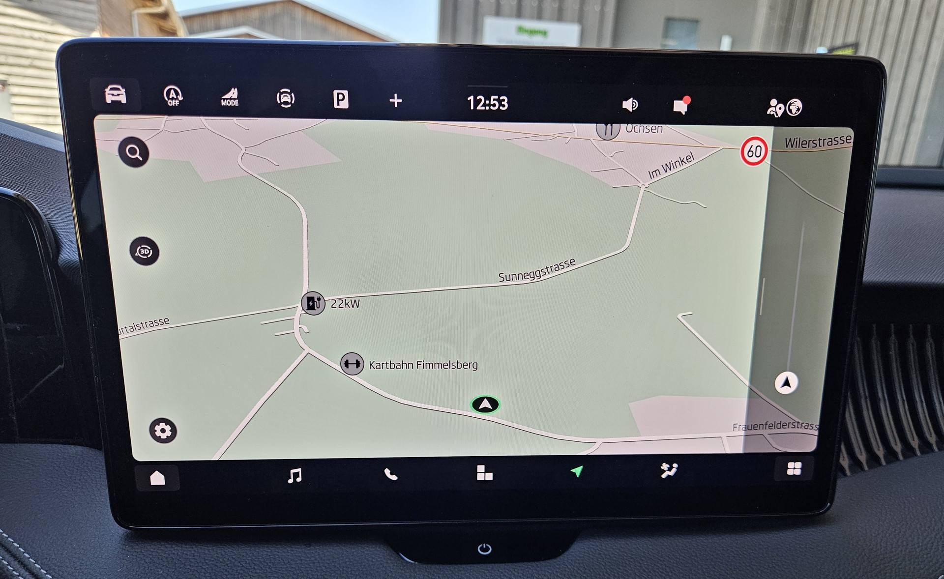 SKODA Superb Combi 2.0 TDi L&K 4x4 DSG mit Anhängerkupplung - 16