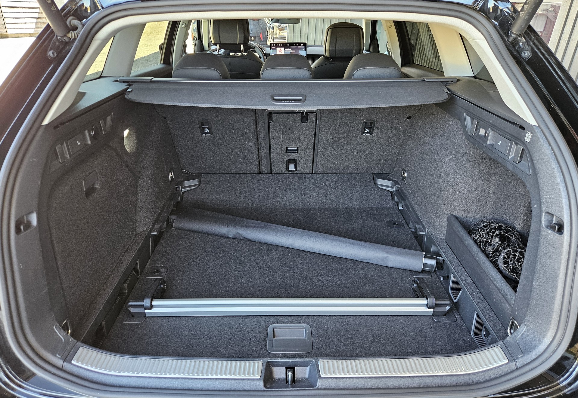 SKODA Superb Combi 2.0 TDi L&K 4x4 DSG mit Anhängerkupplung - 27