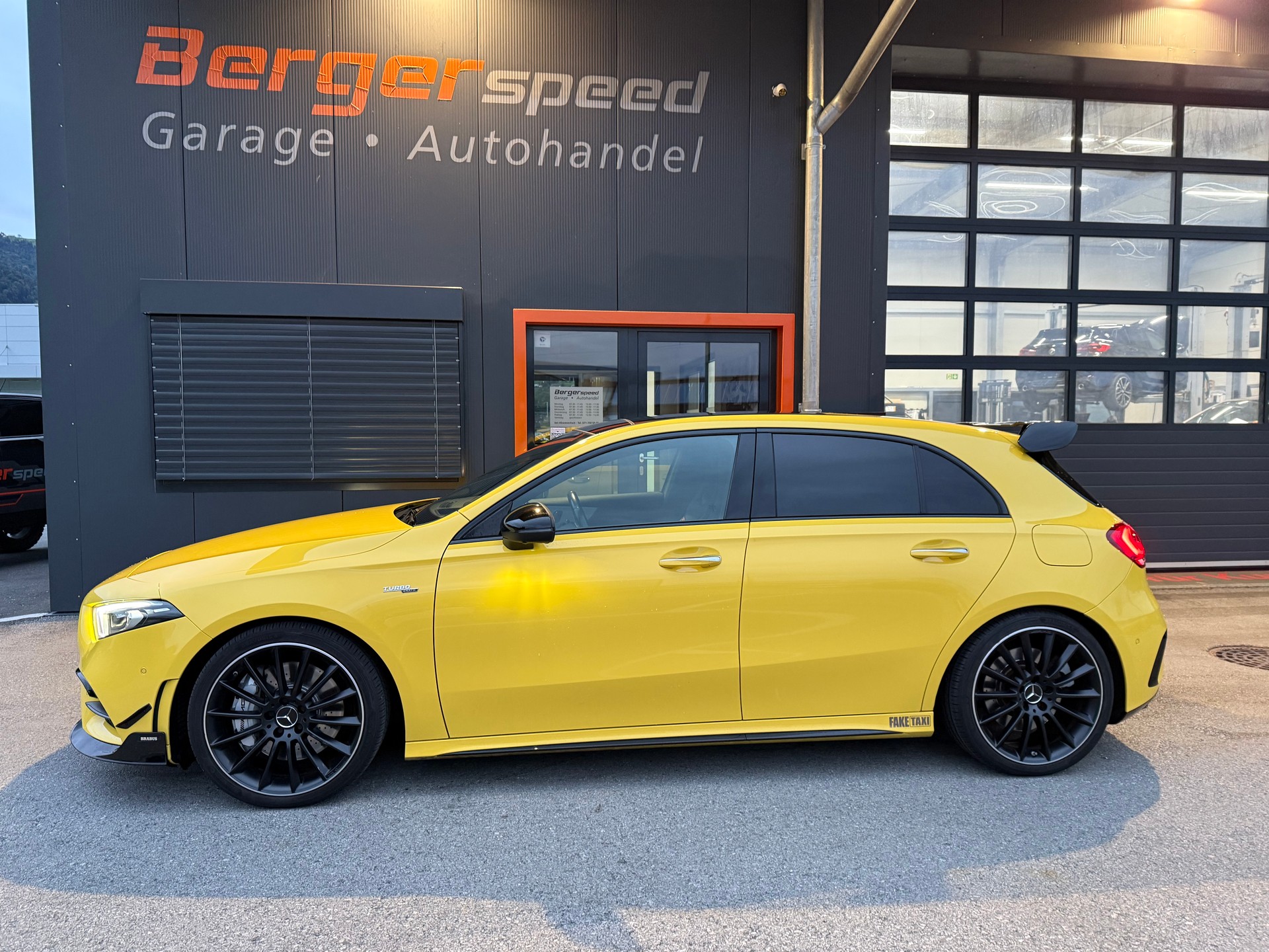 MERCEDES-BENZ A 35 AMG 4Matic Speedshift - 2