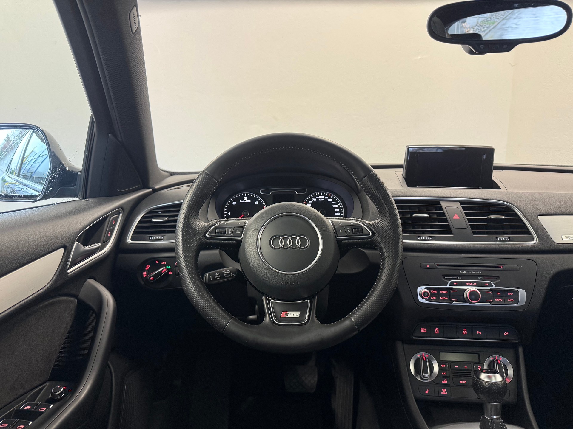 AUDI Q3 2.0 TDI quattro S-tronic - 26