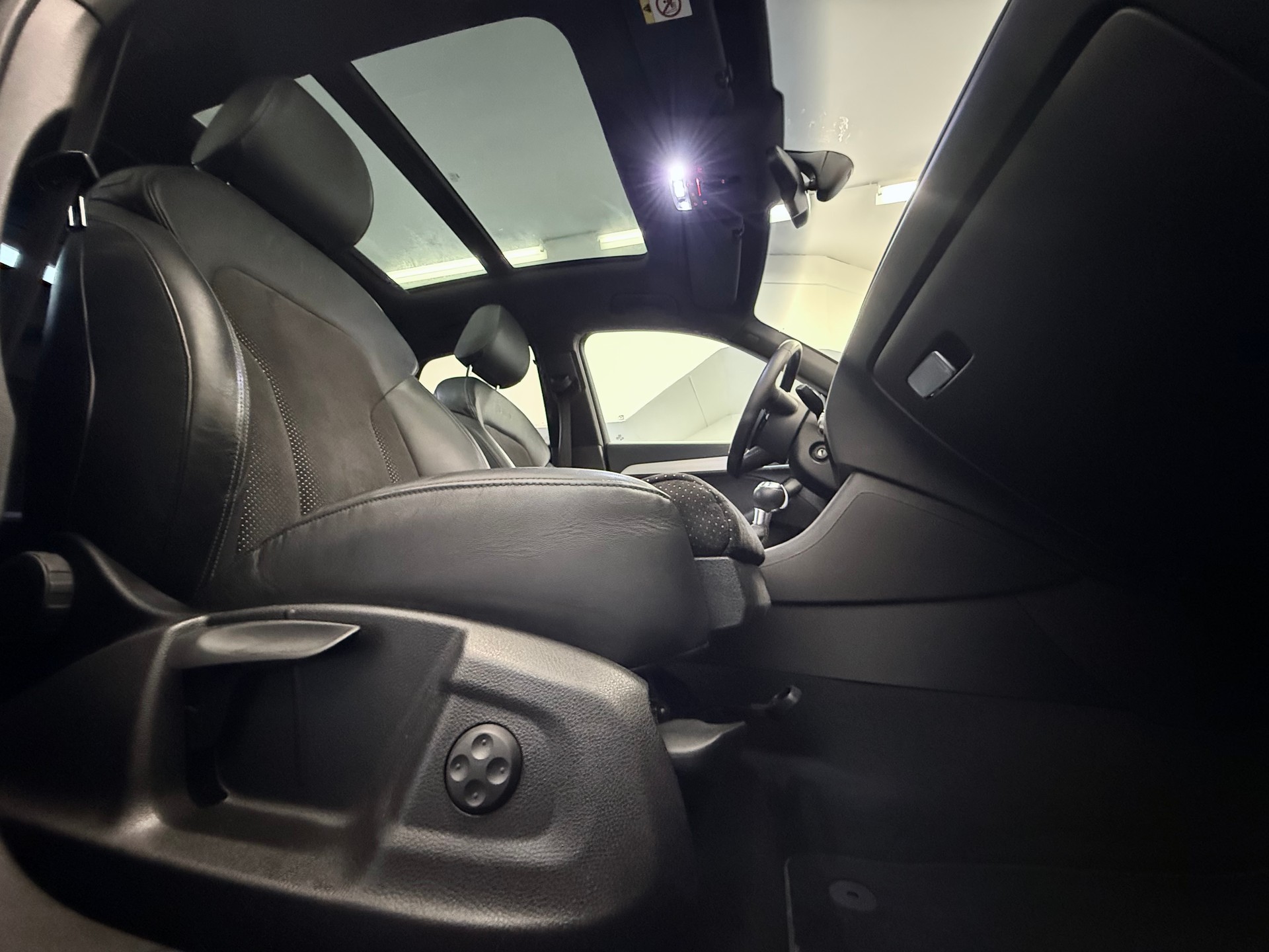 AUDI Q3 2.0 TDI quattro S-tronic - 25