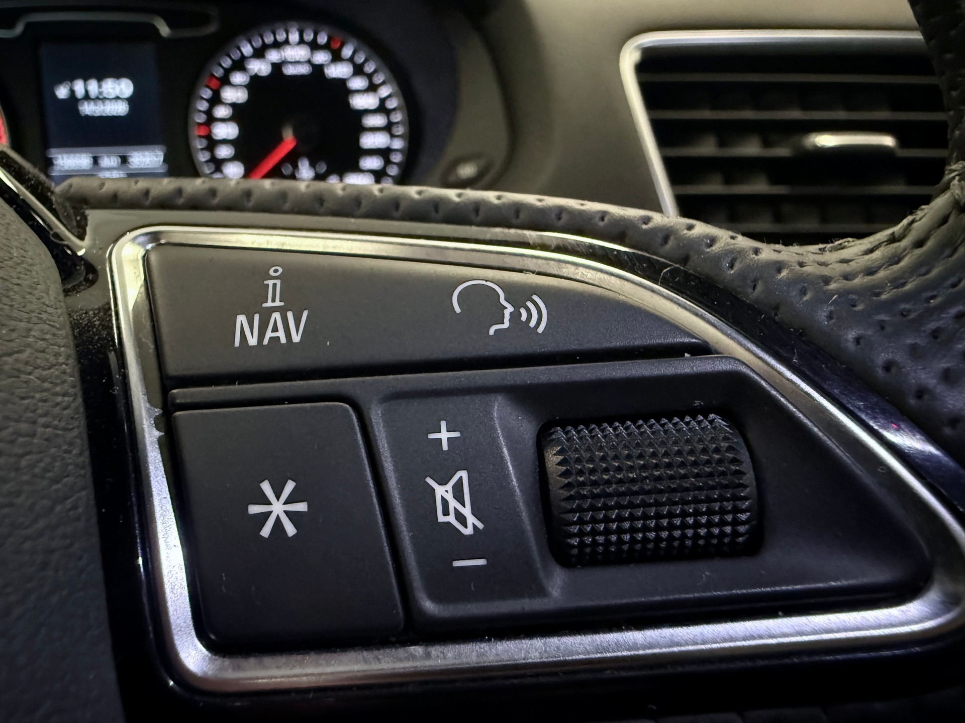 AUDI Q3 2.0 TDI quattro S-tronic - 19