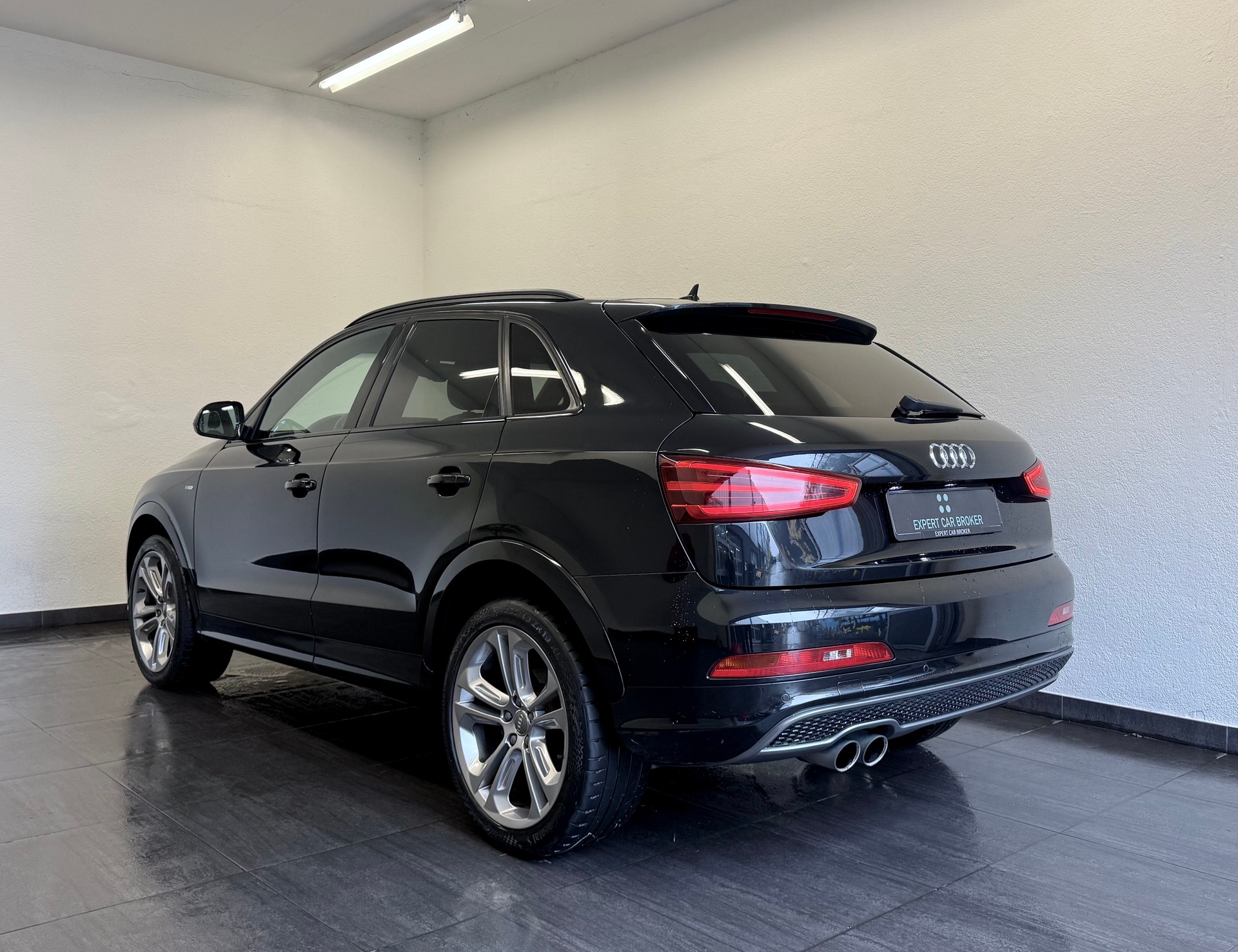 AUDI Q3 2.0 TDI quattro S-tronic - 10