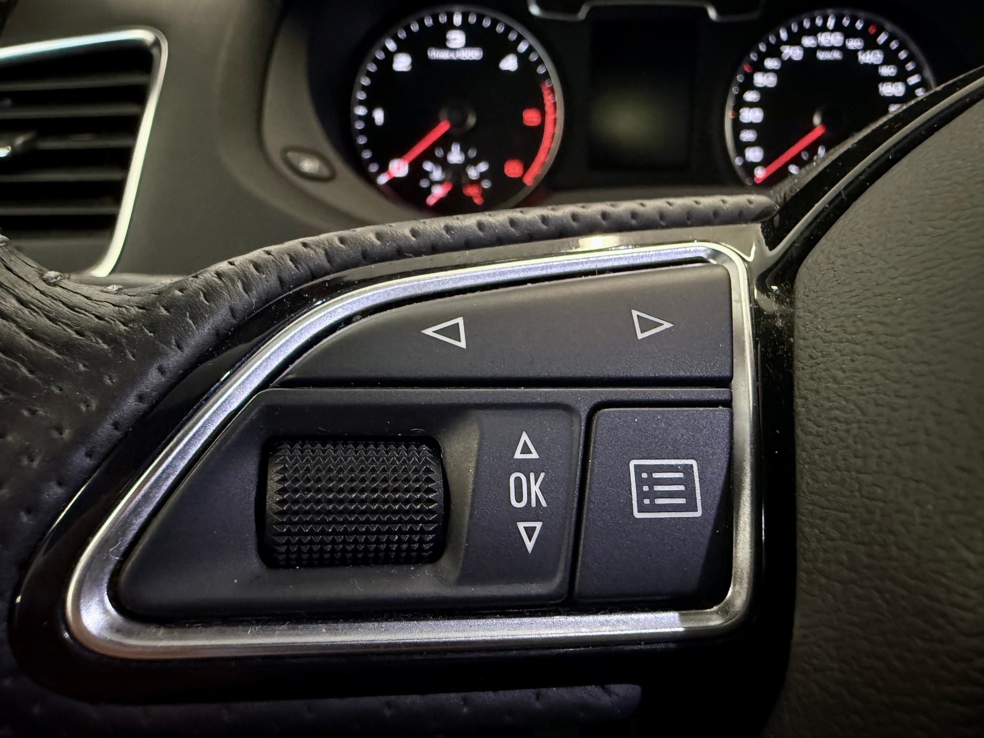 AUDI Q3 2.0 TDI quattro S-tronic - 20