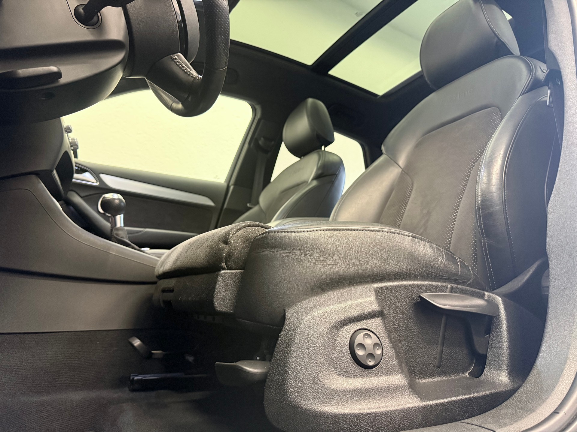 AUDI Q3 2.0 TDI quattro S-tronic - 24