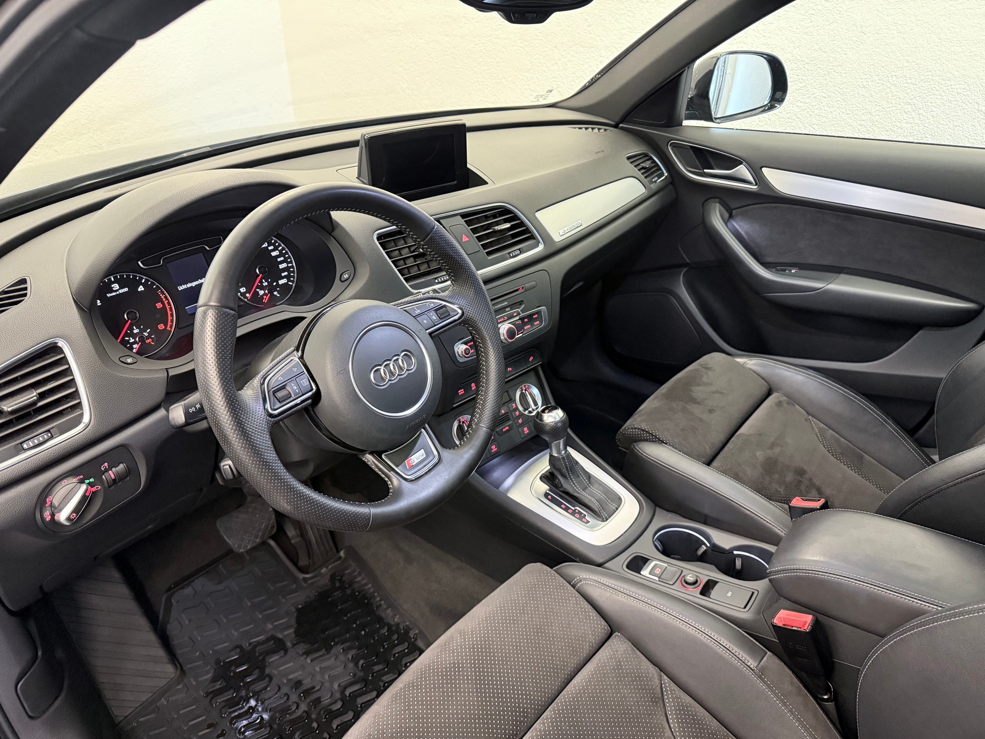 AUDI Q3 2.0 TDI quattro S-tronic - 14