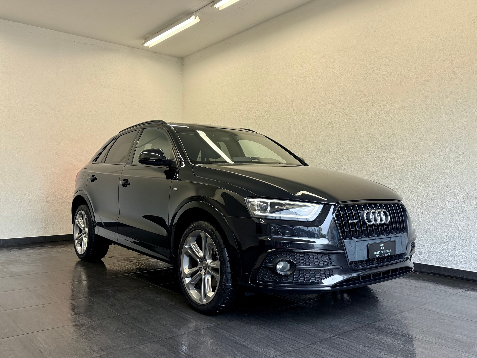 AUDI Q3 2.0 TDI quattro S-tronic - 2
