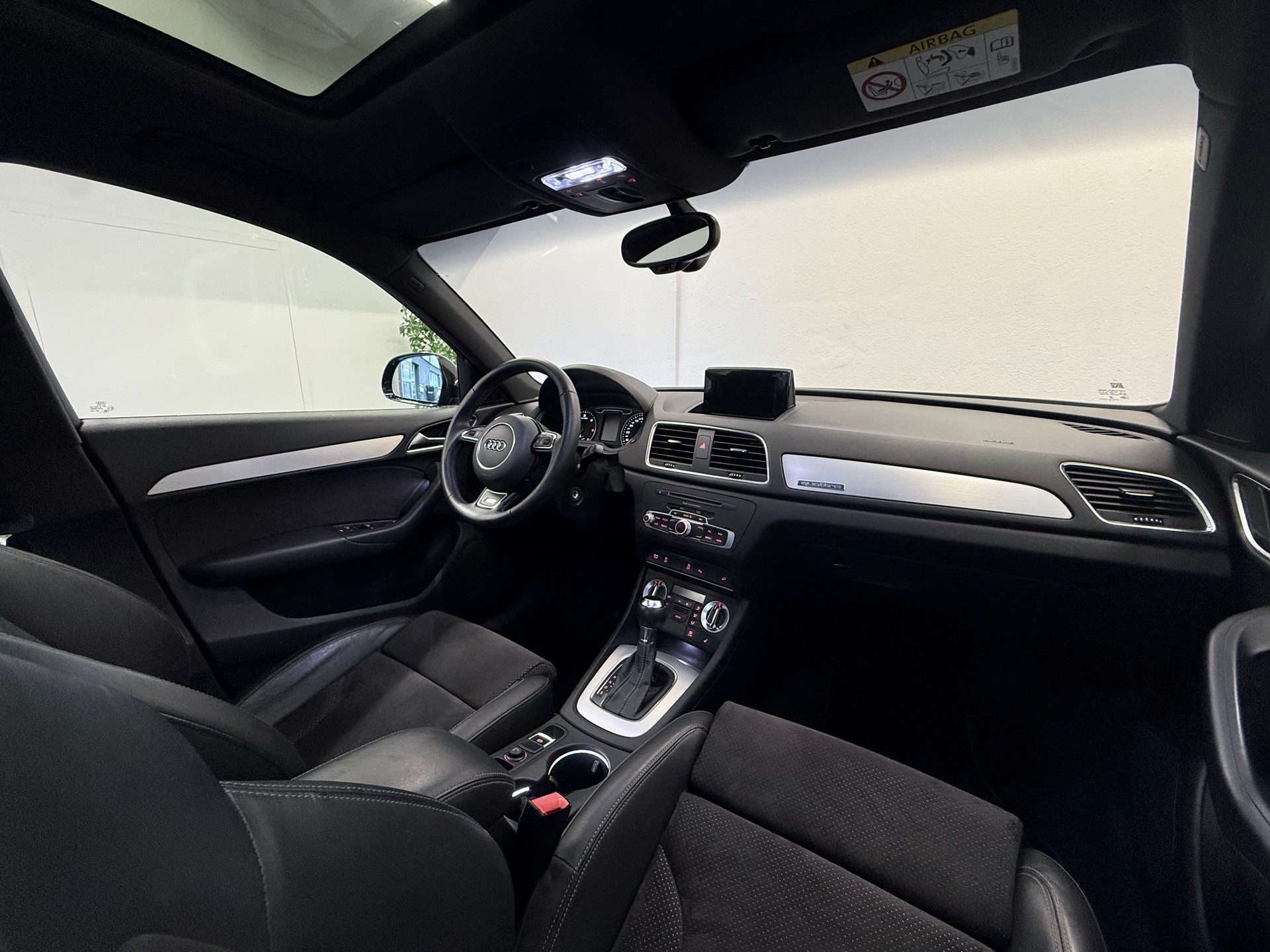 AUDI Q3 2.0 TDI quattro S-tronic - 29