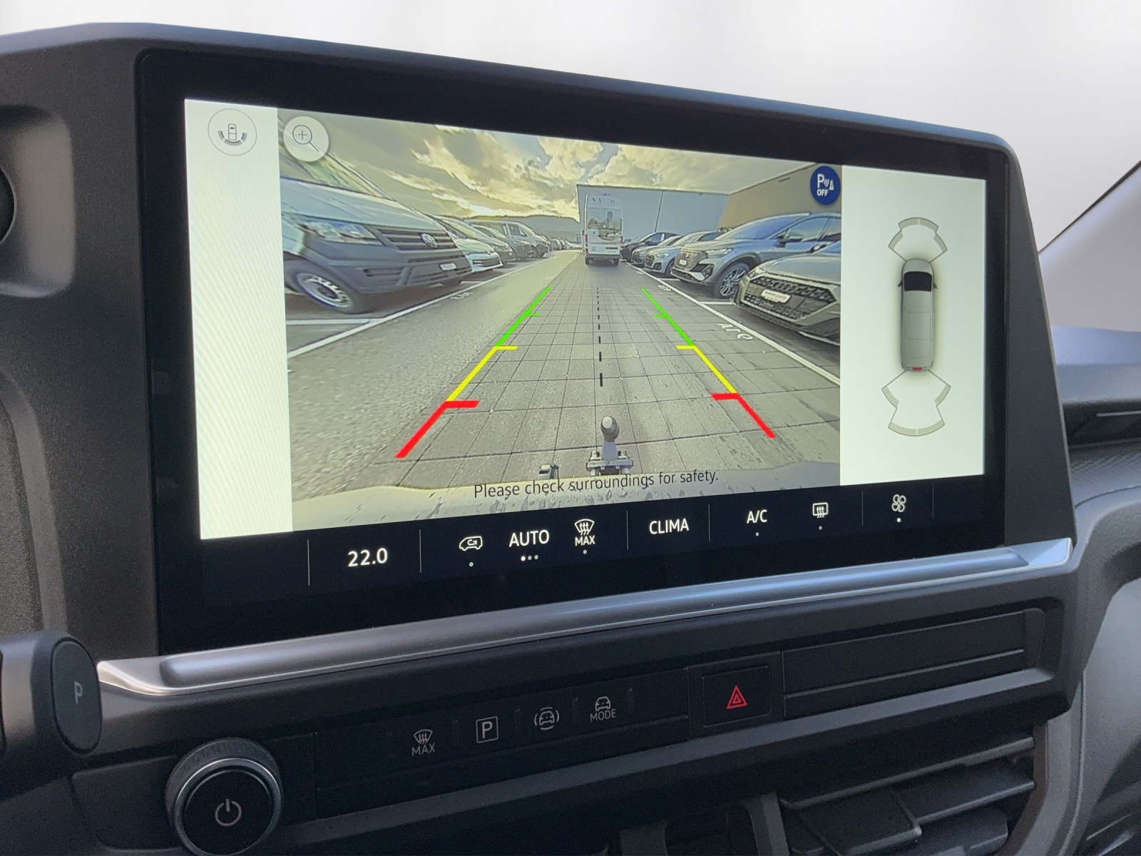 VW Transporter 2.0 TDI Automat - 9