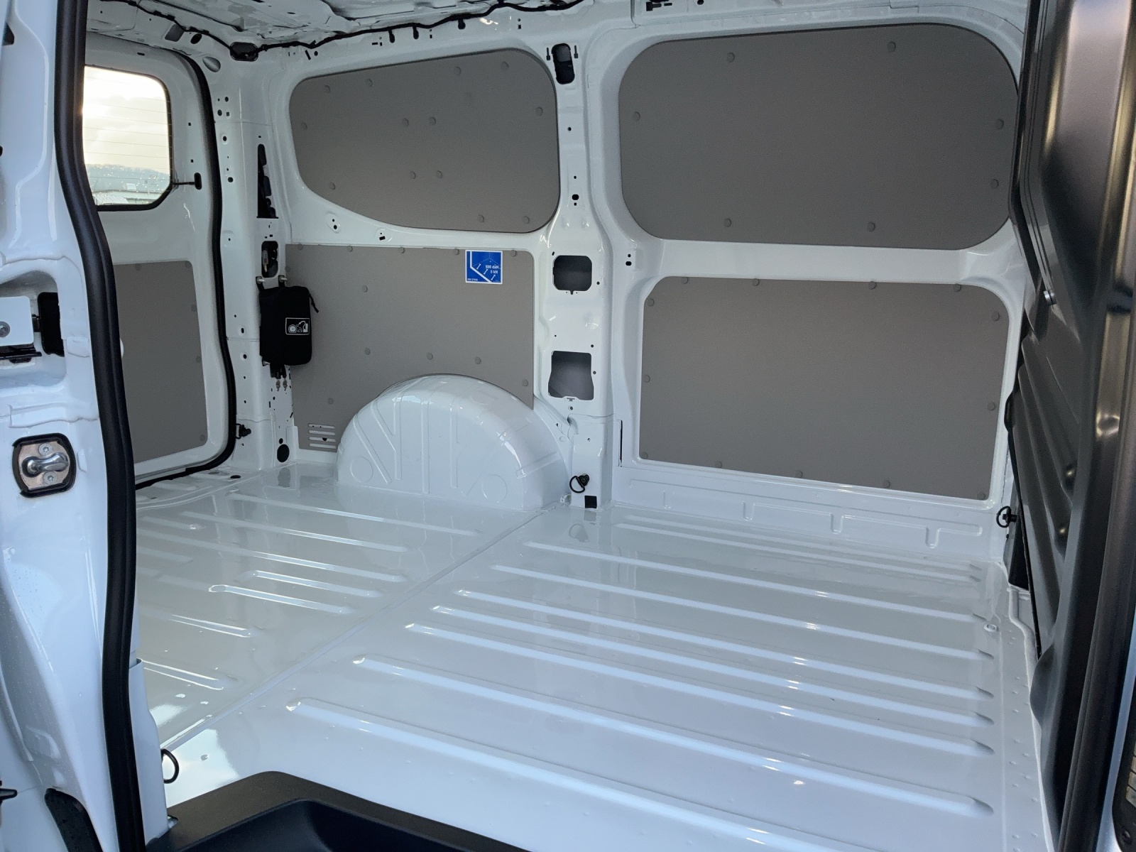 VW Transporter 2.0 TDI Automat - 11