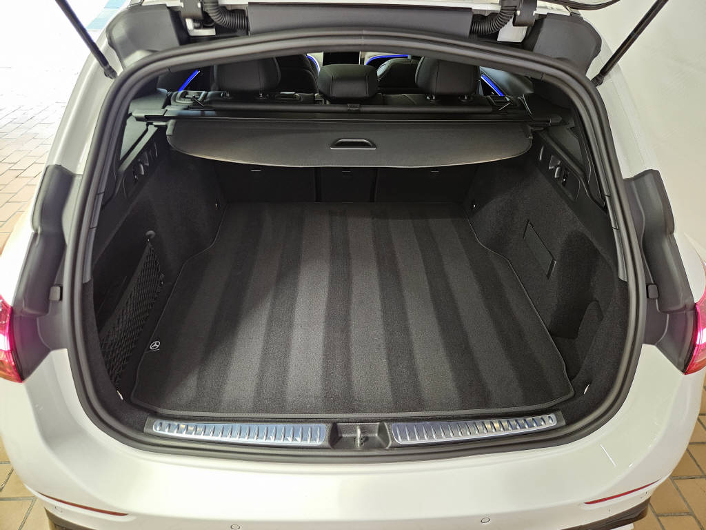 MERCEDES-BENZ C 220 d 4Matic Kombi AMG Line Swiss Star - 4