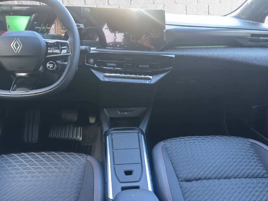 RENAULT Clio 1.8 E-Tech techno - 9