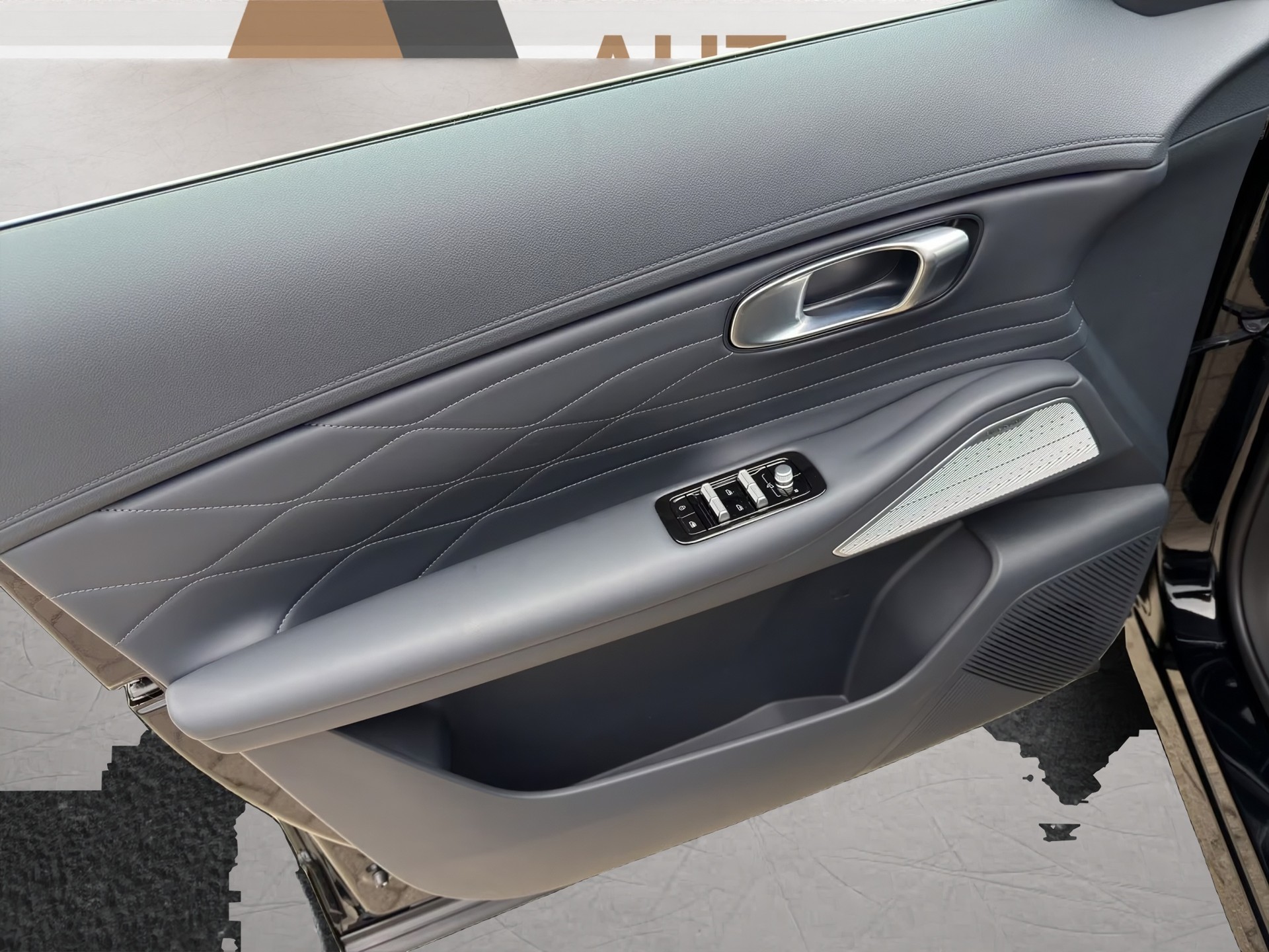 GEELY Starray EM-i Max+ PHEV - 5