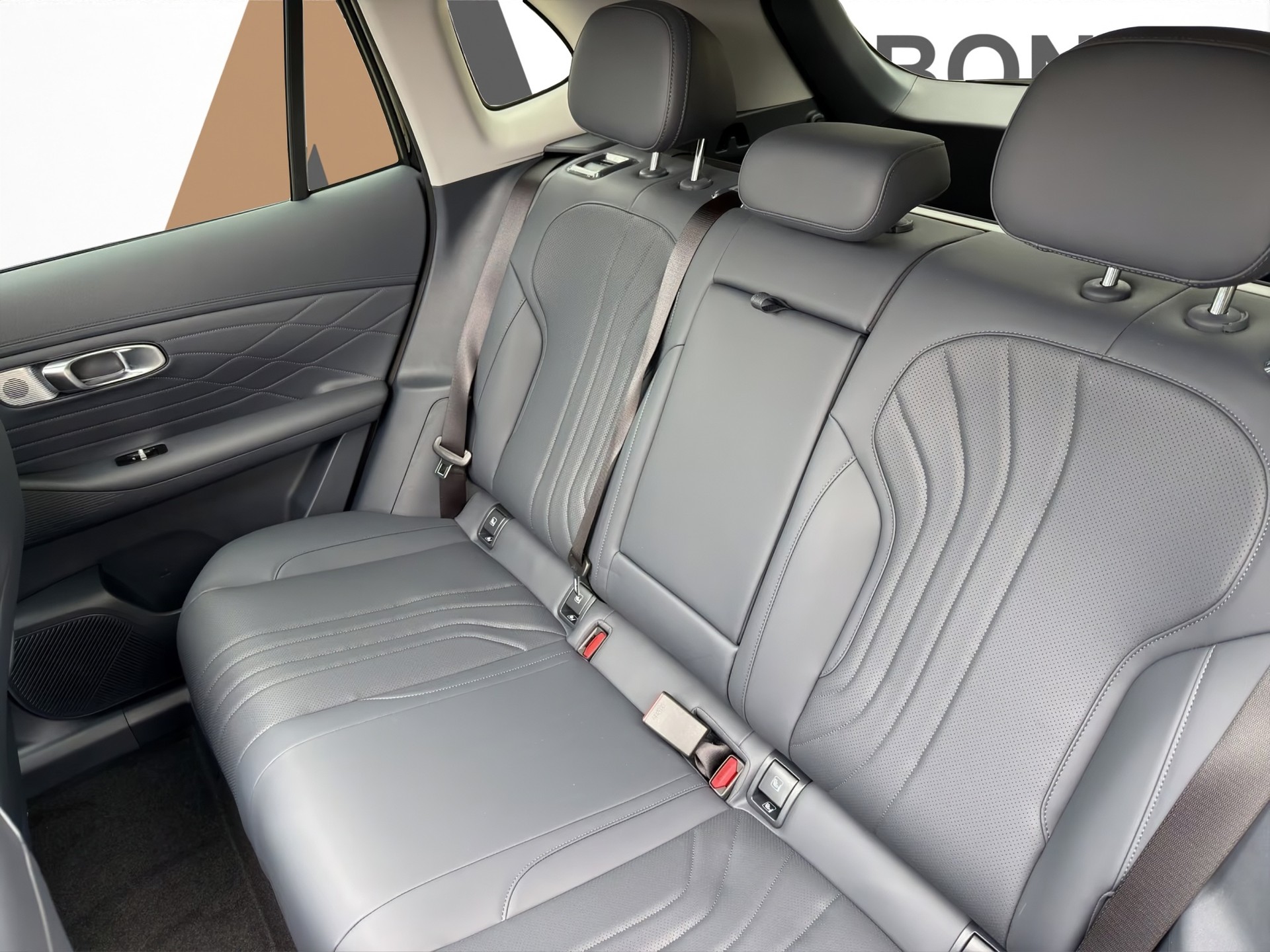 GEELY Starray EM-i Max+ PHEV - 8