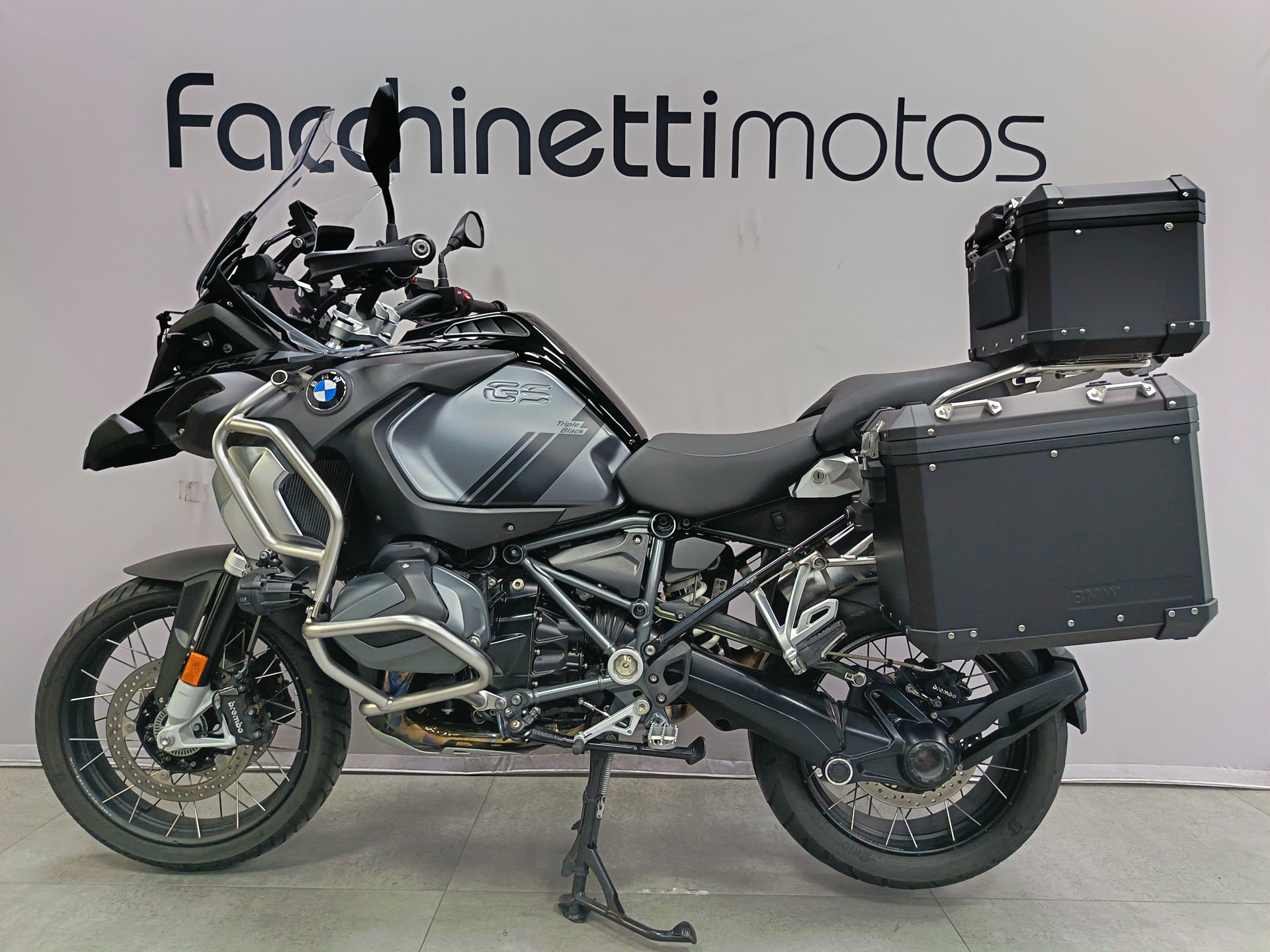 BMW R 1250 GS Adventure Triple Black - 4