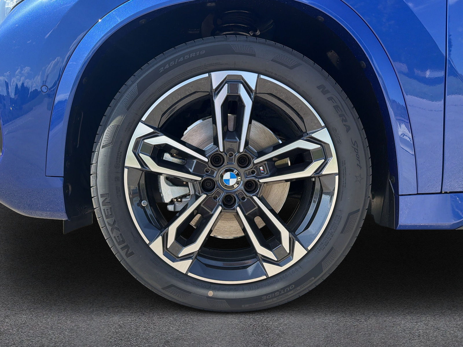BMW iX1 xDrive 30 M Sport - 10