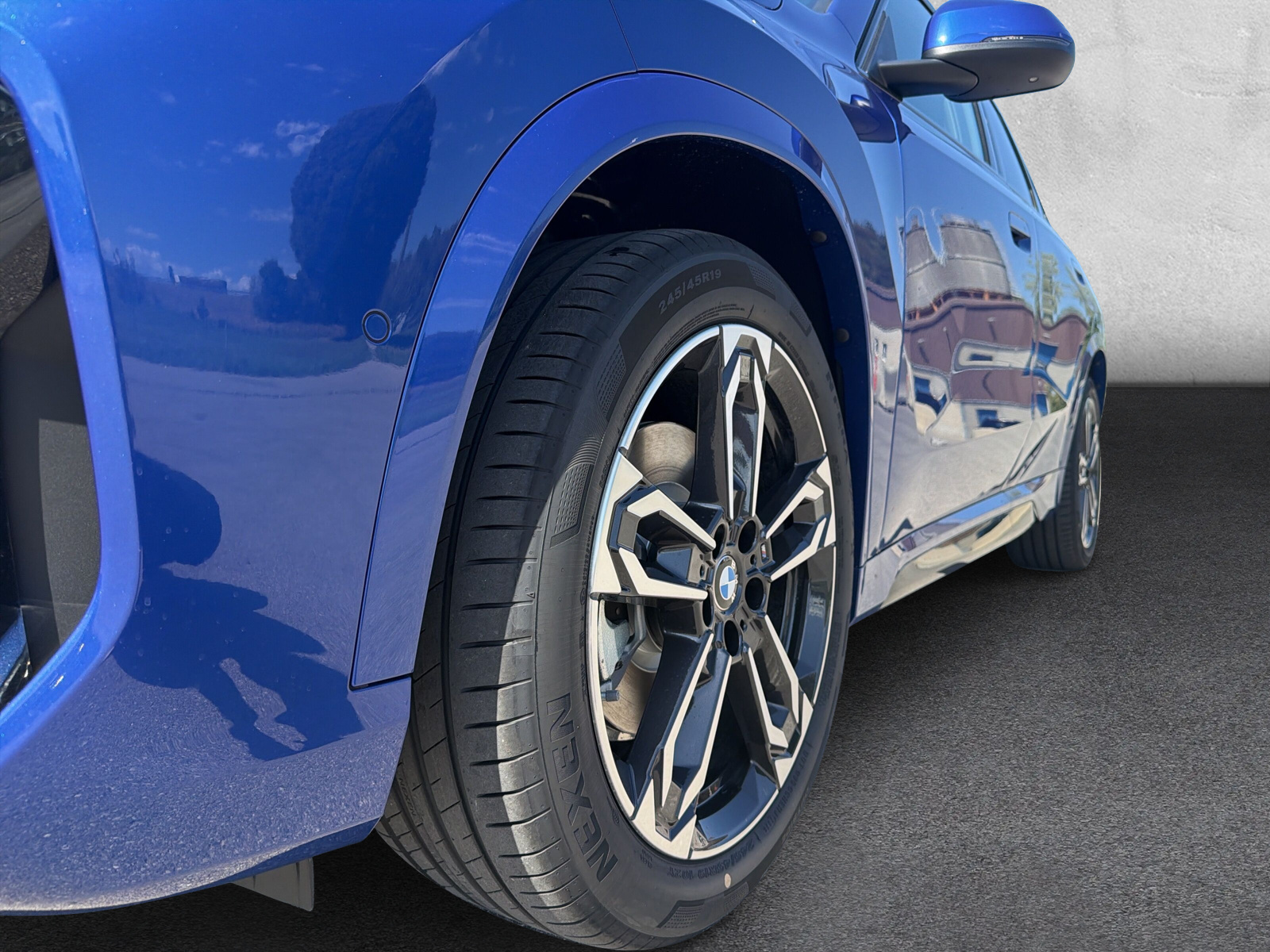 BMW iX1 xDrive 30 M Sport - 9