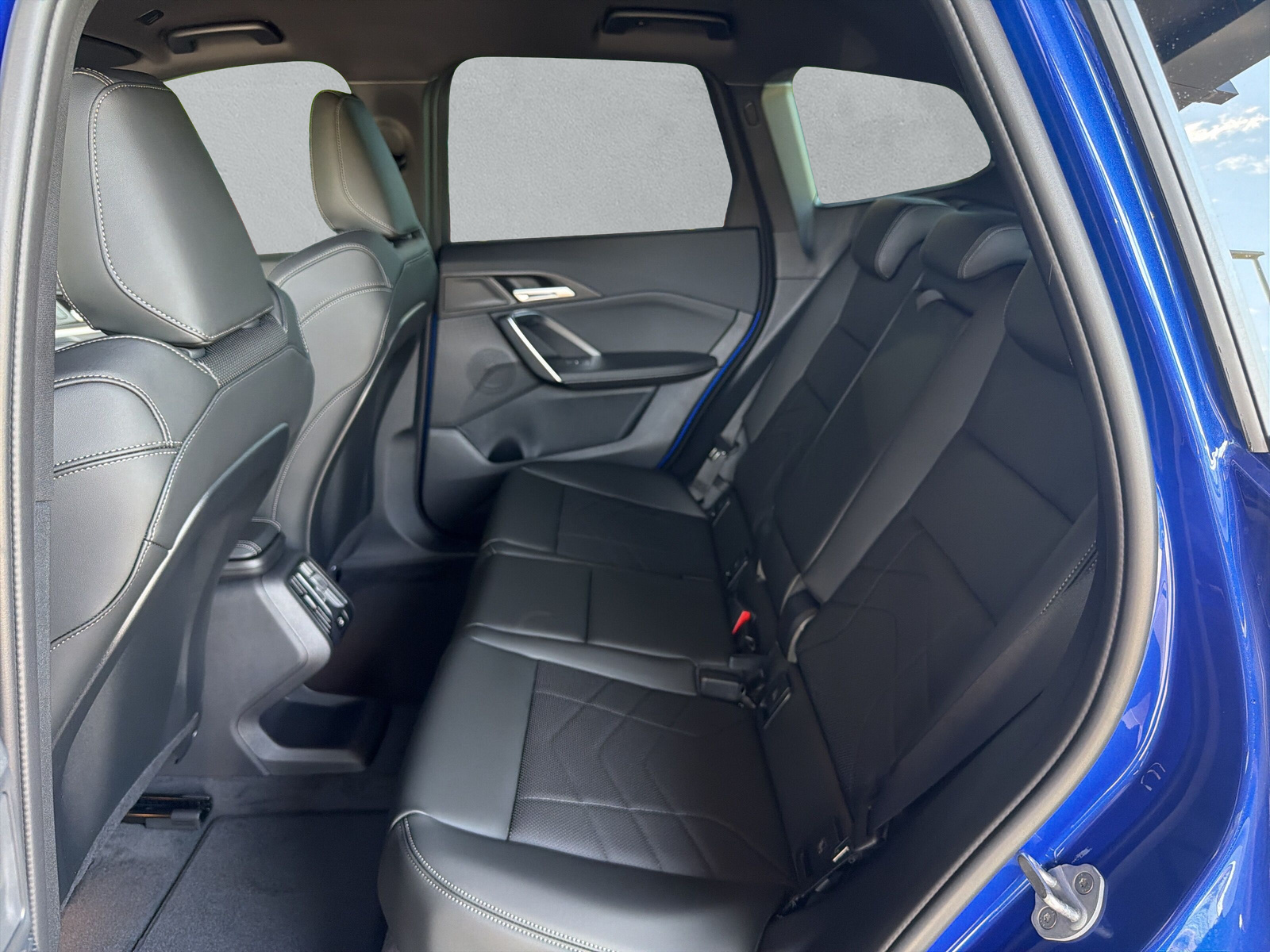BMW iX1 xDrive 30 M Sport - 16