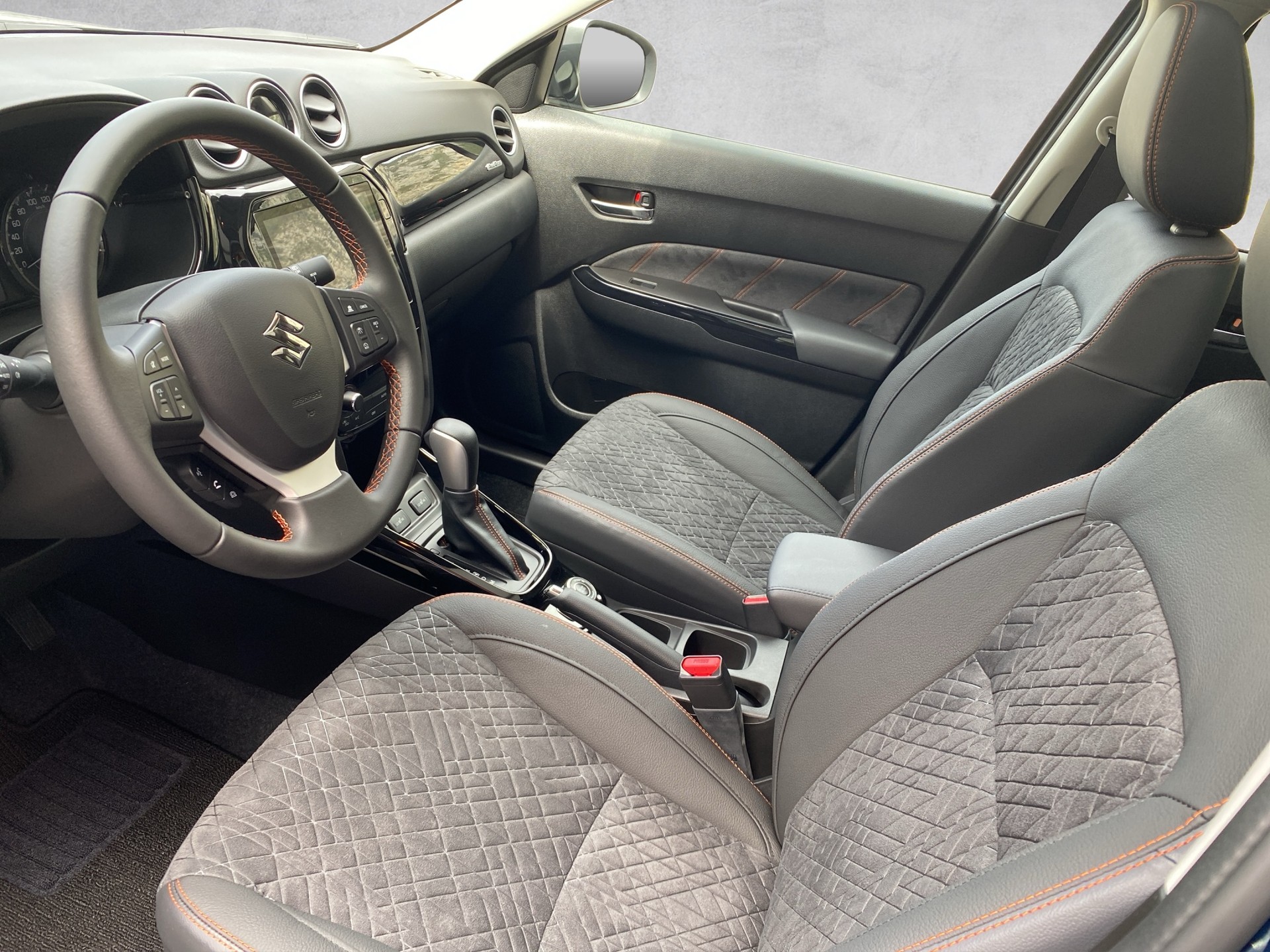 SUZUKI 1.4T Compact Top Hybrid Black Edition 4x4 - 10