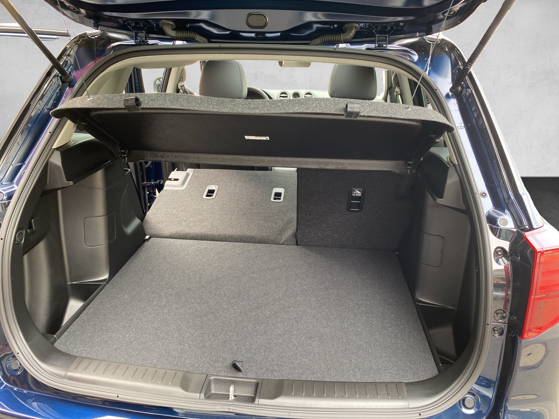 SUZUKI 1.4T Compact Top Hybrid Black Edition 4x4 - 22