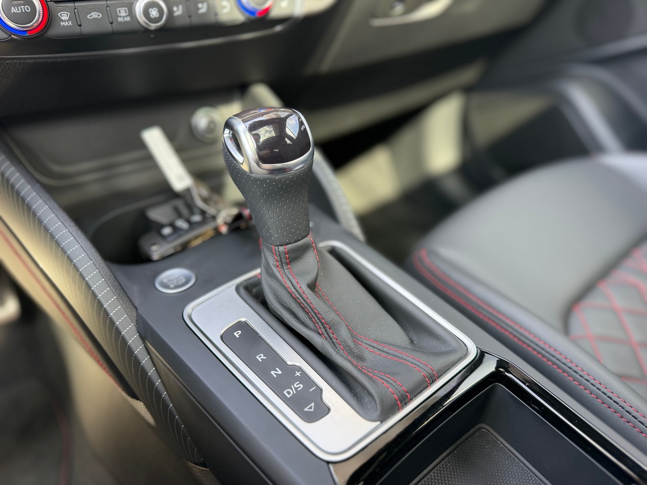 Audi Q2 40 TFSI S line Attraction quattro S-tronic, Bild 33