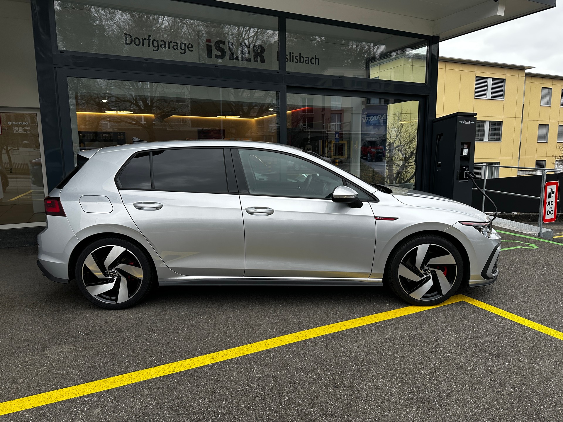 VW Golf 2.0 TSI GTI DSG - 2
