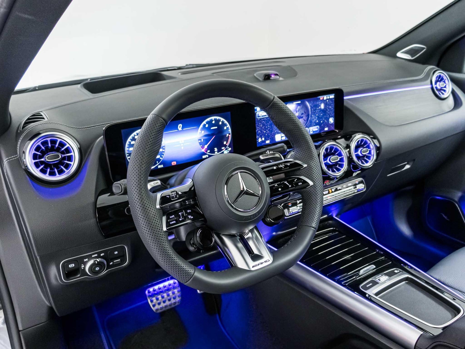 MERCEDES-BENZ GLA 45 S AMG 4MATIC+ - 10