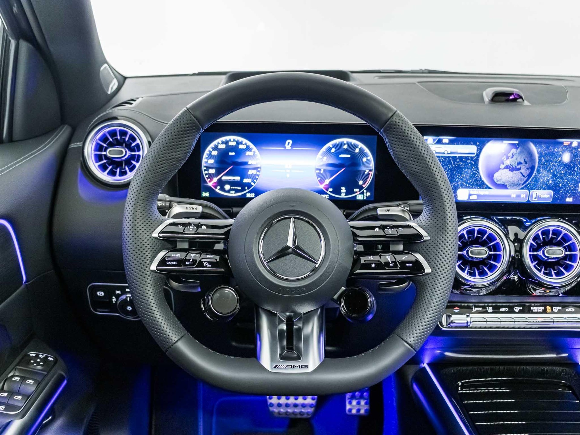 MERCEDES-BENZ GLA 45 S AMG 4MATIC+ - 11
