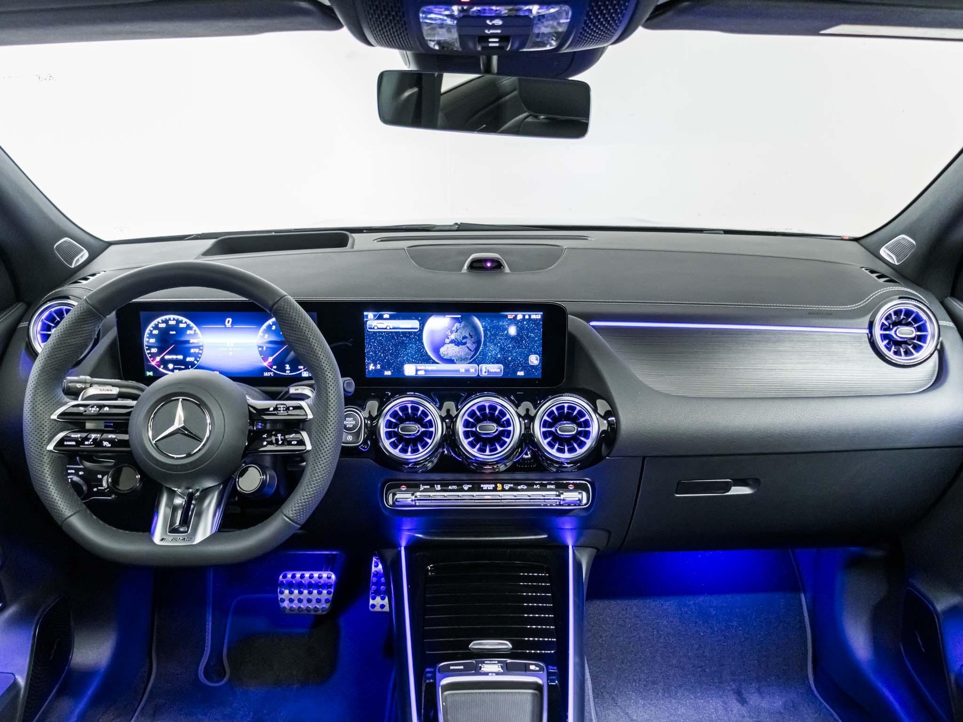 MERCEDES-BENZ GLA 45 S AMG 4MATIC+ - 12