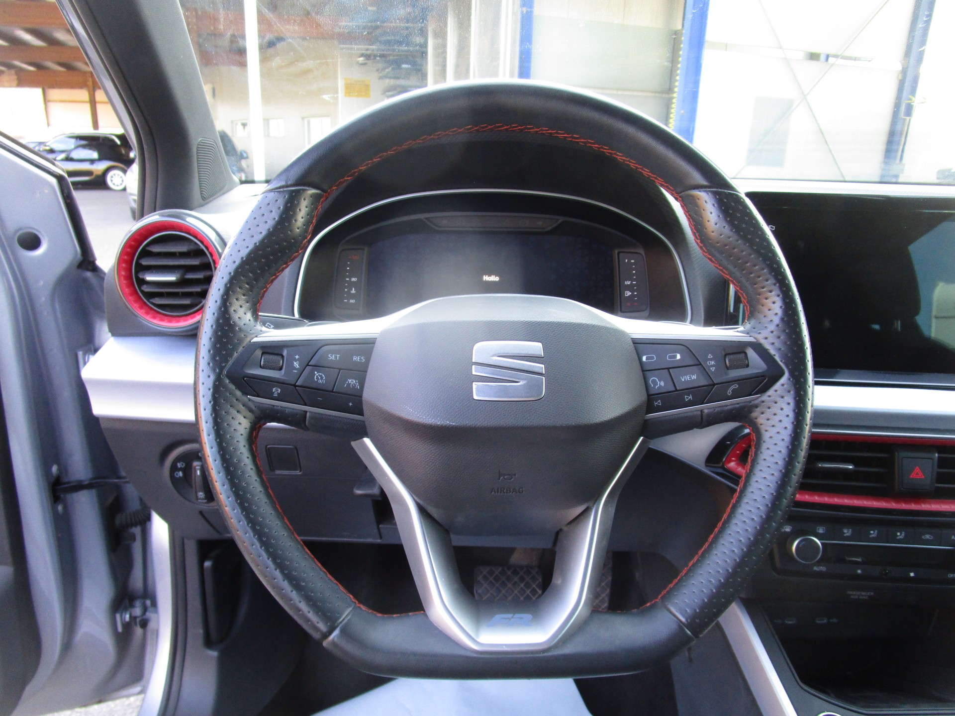 SEAT Arona 1.5 Eco TSI FR Limited Edition DSG - 11