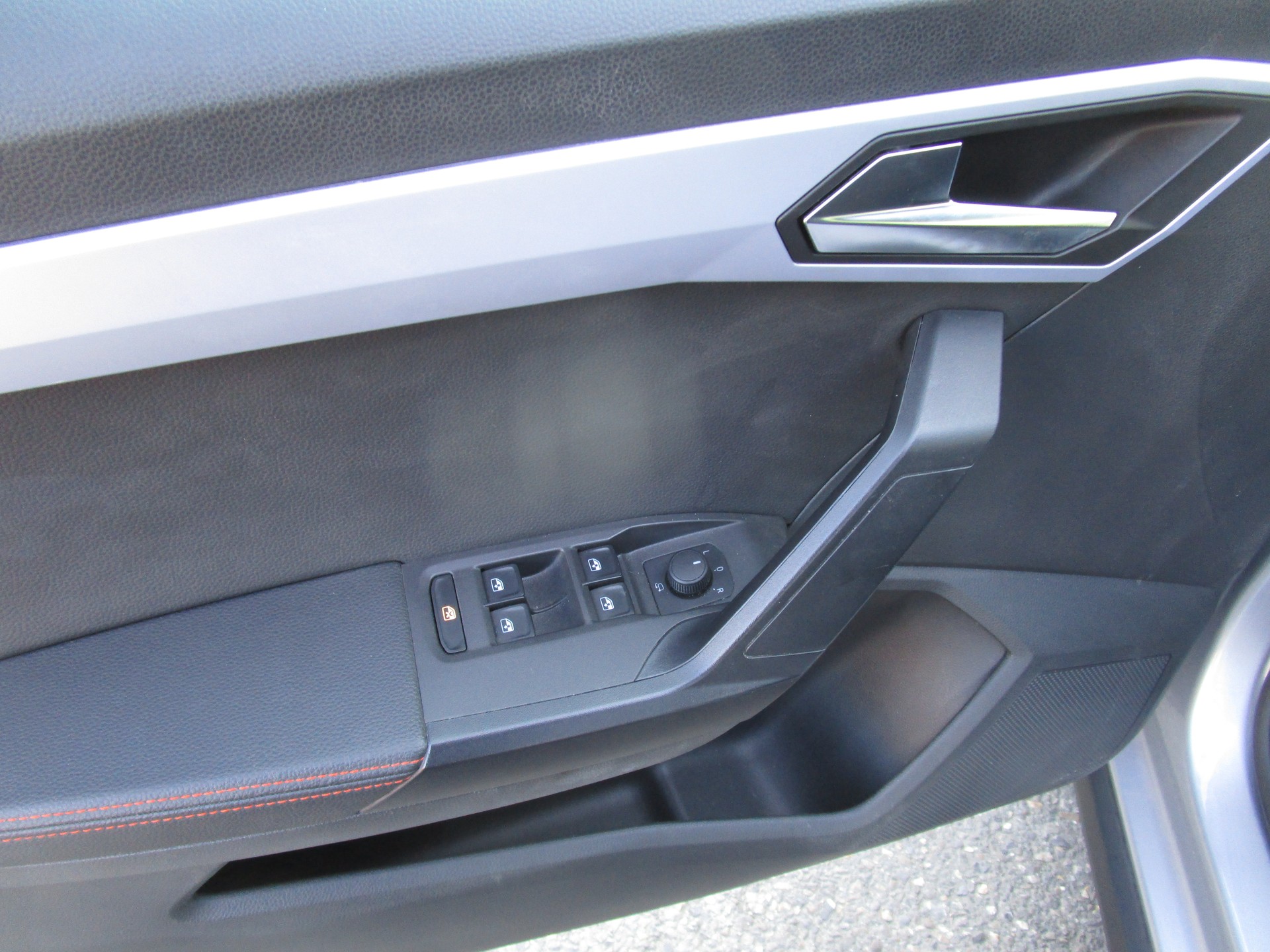 SEAT Arona 1.5 Eco TSI FR Limited Edition DSG - 9