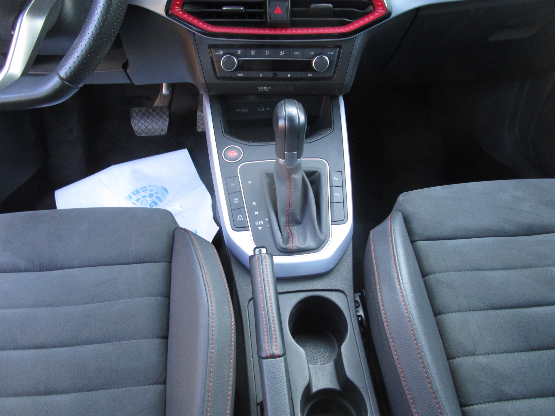 SEAT Arona 1.5 Eco TSI FR Limited Edition DSG - 12