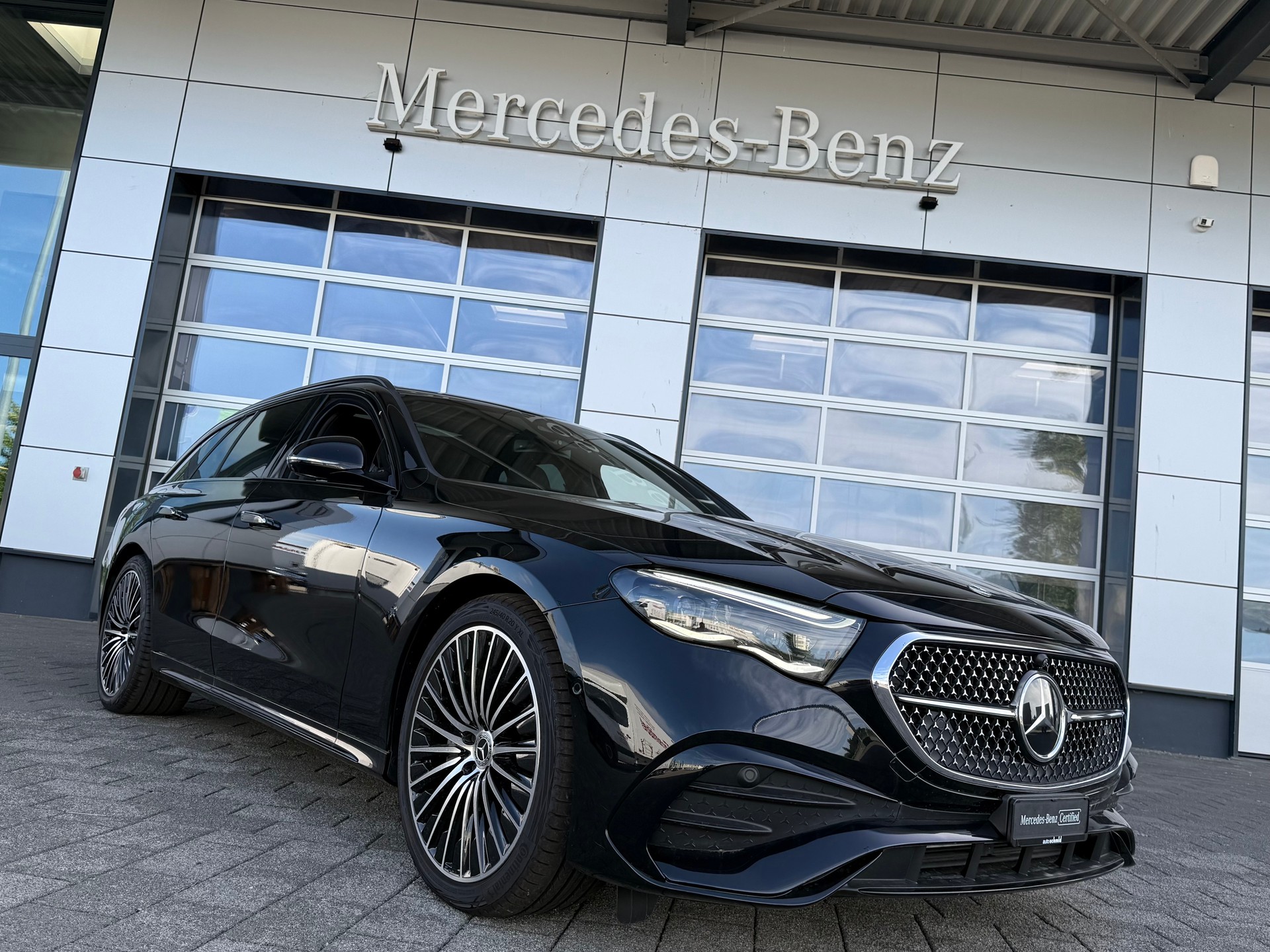 MERCEDES-BENZ E 200 AMG Line T 9G-Tronic 4Matic