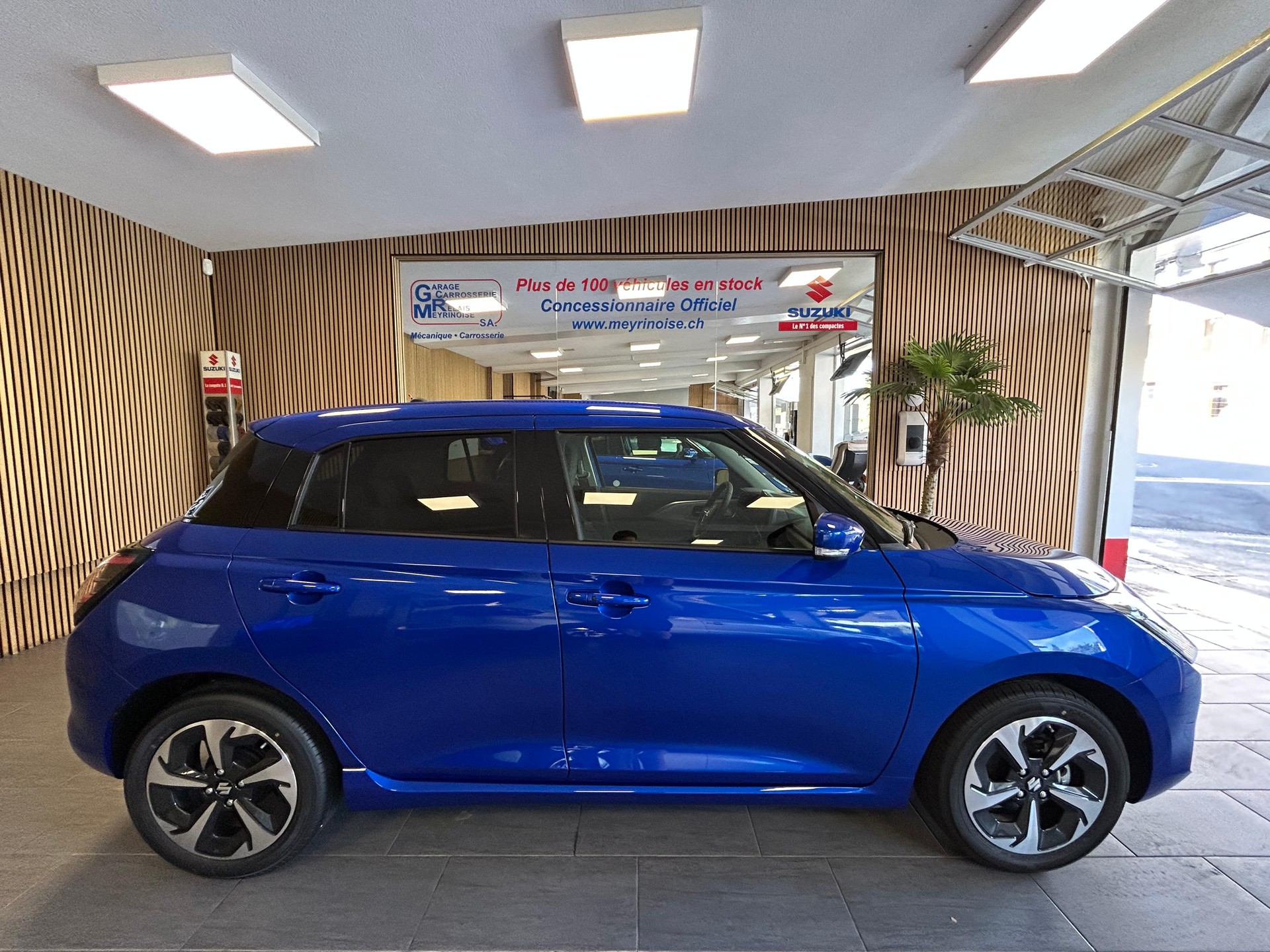 SUZUKI Swift 1.2 Compact Top Hybrid