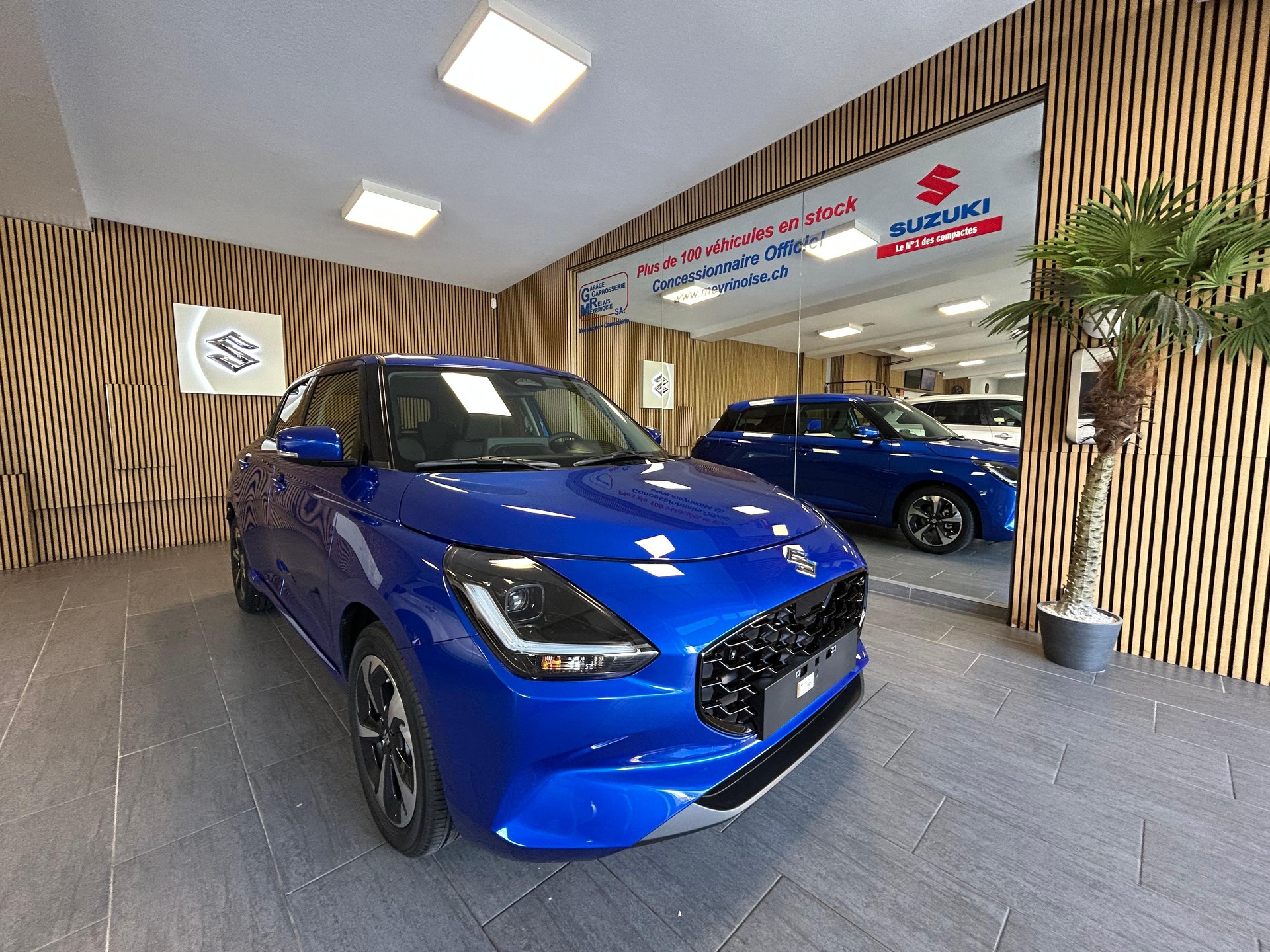 SUZUKI Swift 1.2 Compact Top Hybrid - 2