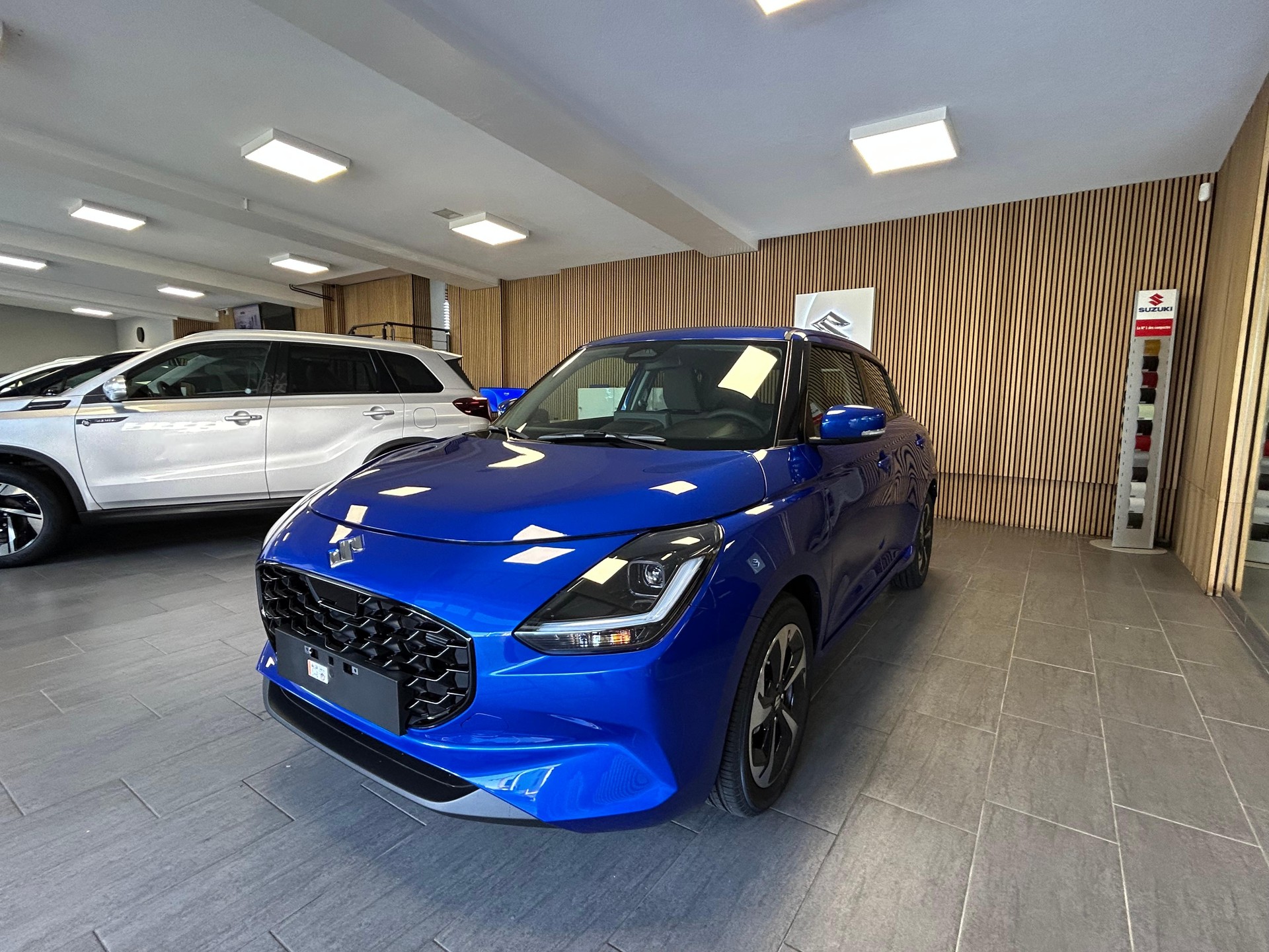 SUZUKI Swift 1.2 Compact Top Hybrid - 4