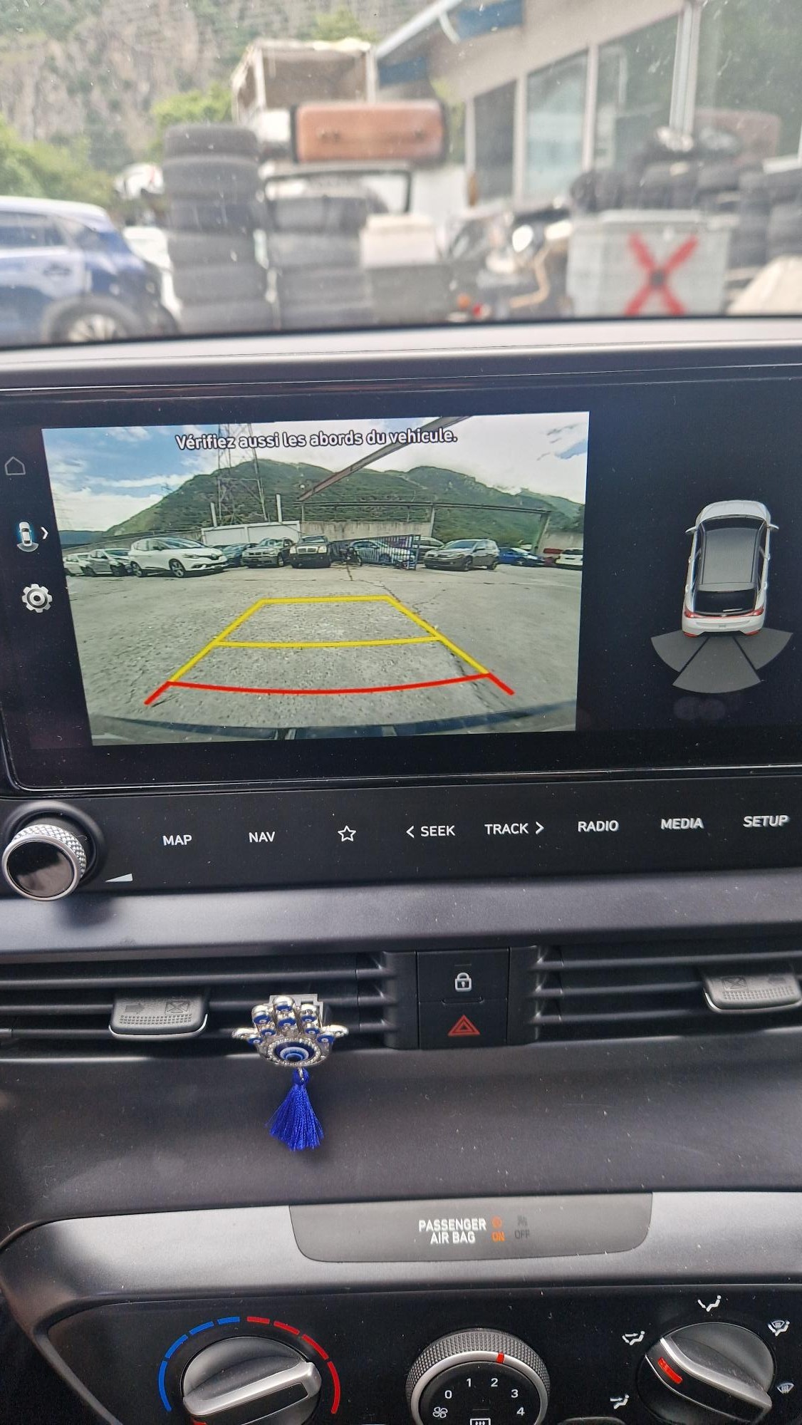 HYUNDAI i20 1.0 T-GDi Amplia - 10