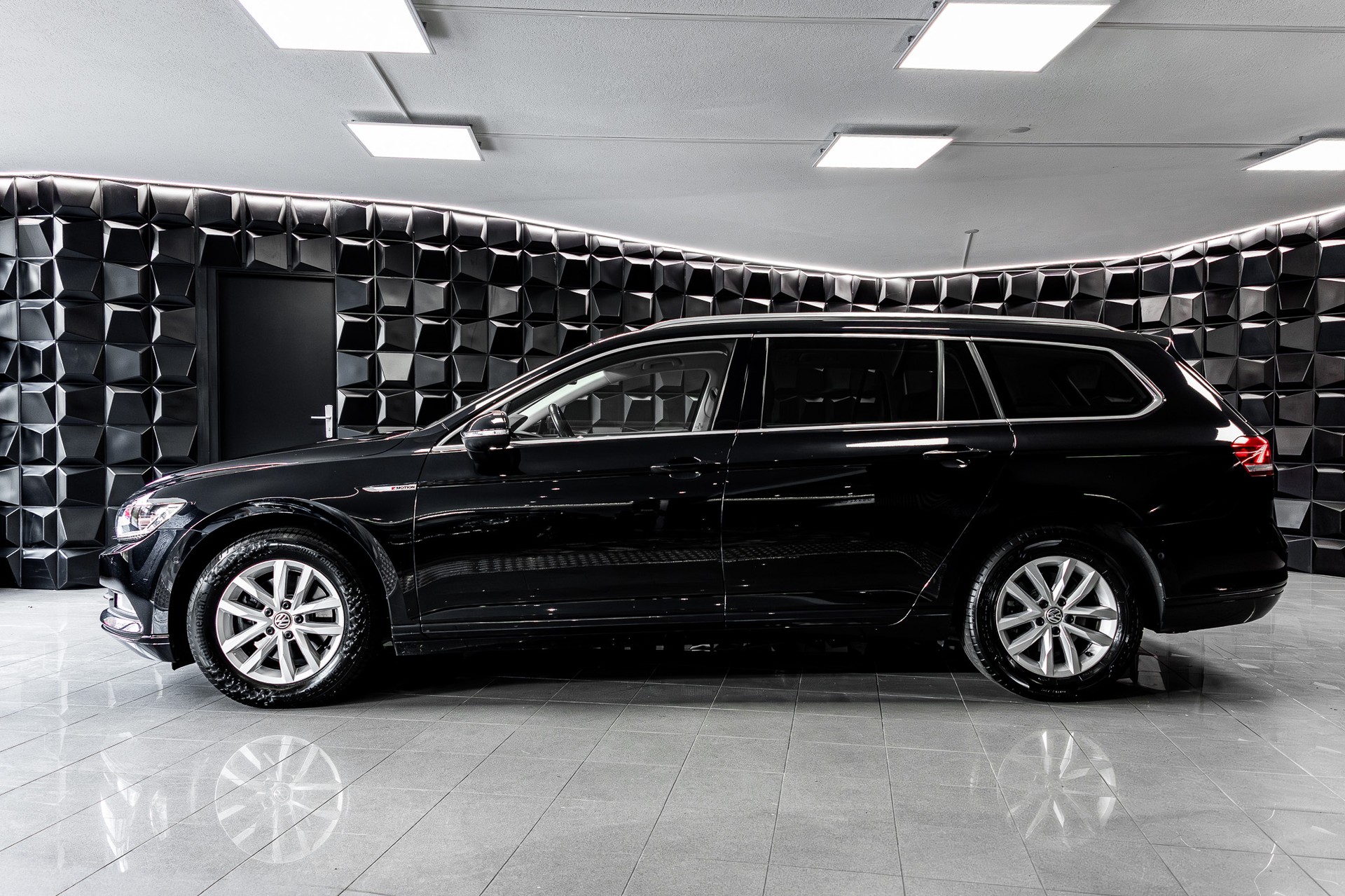 VW Passat Variant 2.0 TDI BMT Comfortline DSG 4Motion - 2