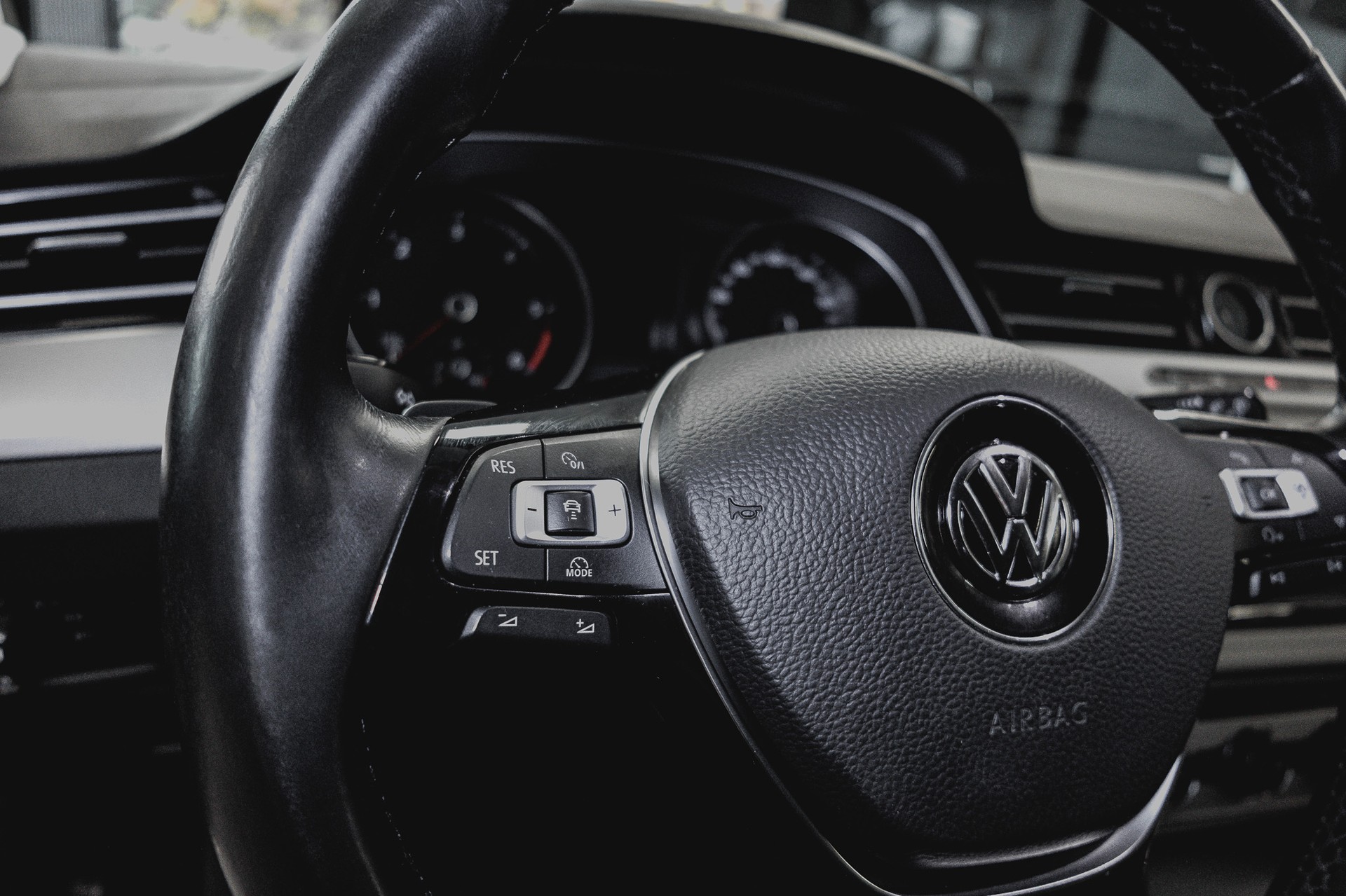 VW Passat Variant 2.0 TDI BMT Comfortline DSG 4Motion - 19